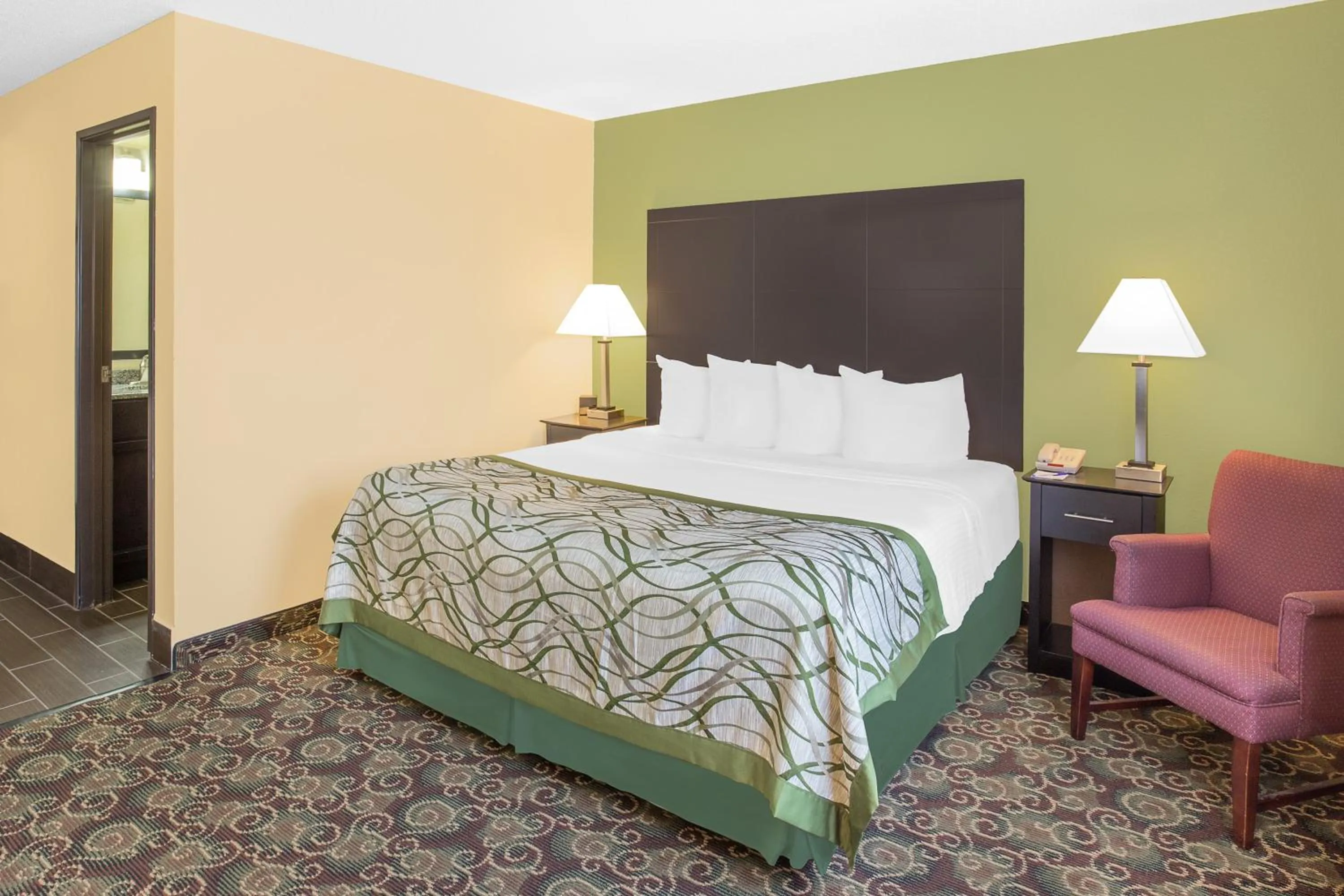 King Room- Non-Smoking in Baymont by Wyndham Holland