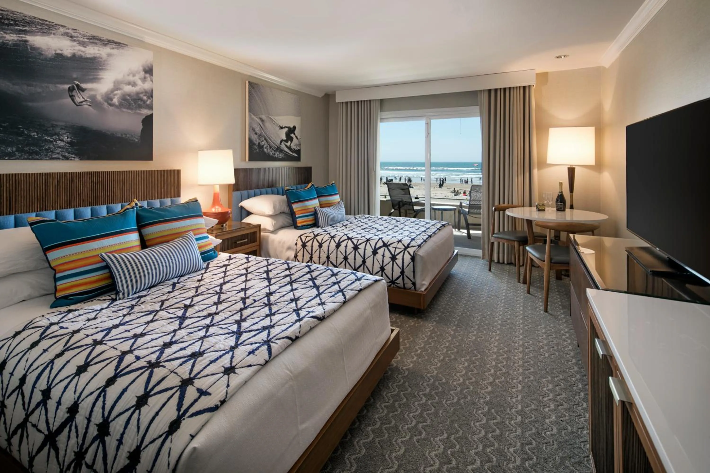 Oceanfront Room with Two Queen Beds in Sandcastle Hotel on the Beach