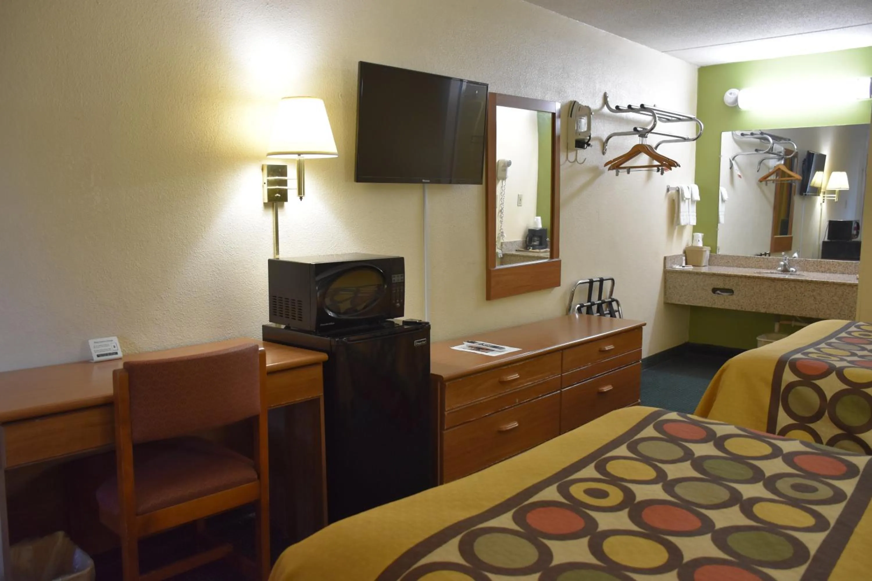 Double Room with Two Double Beds - Non-Smoking in Super 8 by Wyndham Tifton