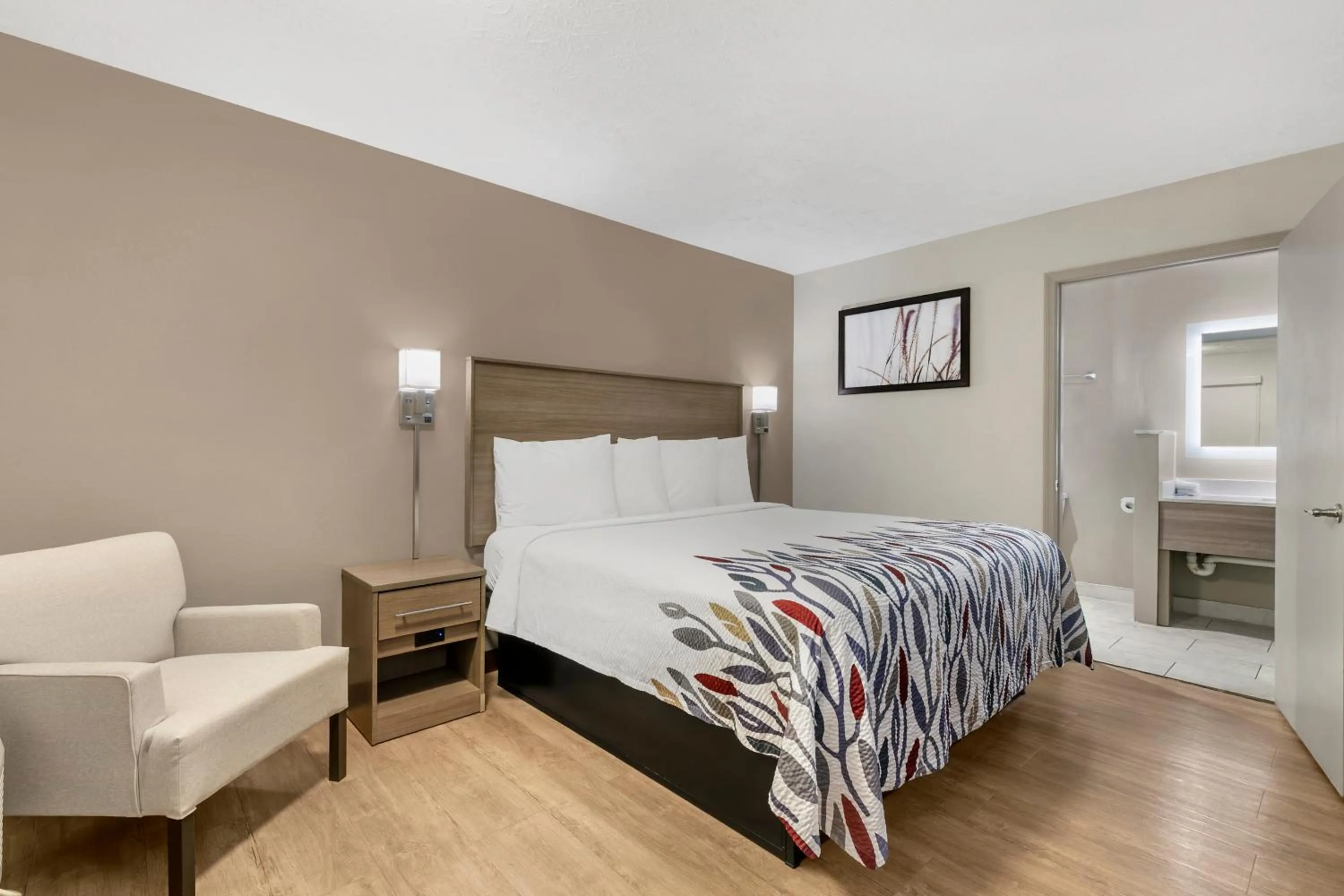 Deluxe King Room Non-Smoking  in Red Roof Inn Georgetown, KY