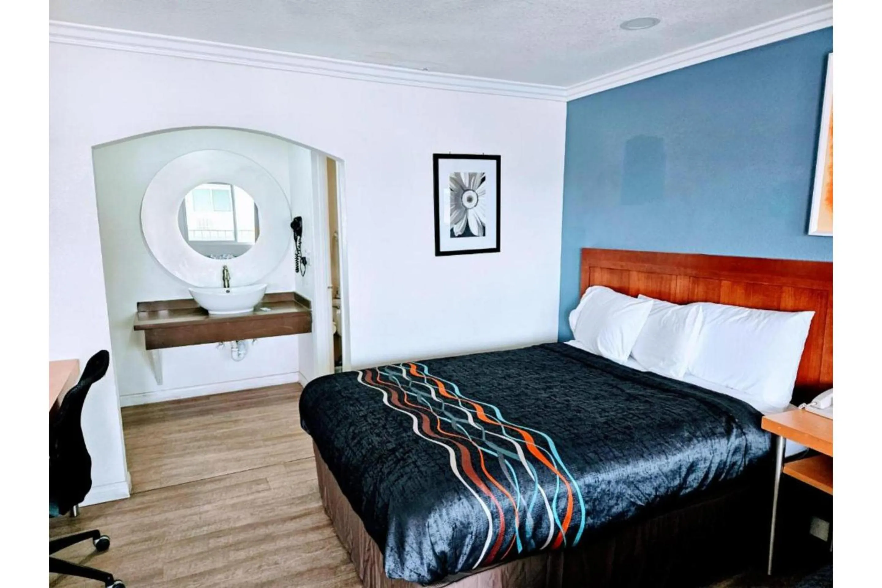 Superior King Room in Hotel Ridgecrest An Extended Stay Studio