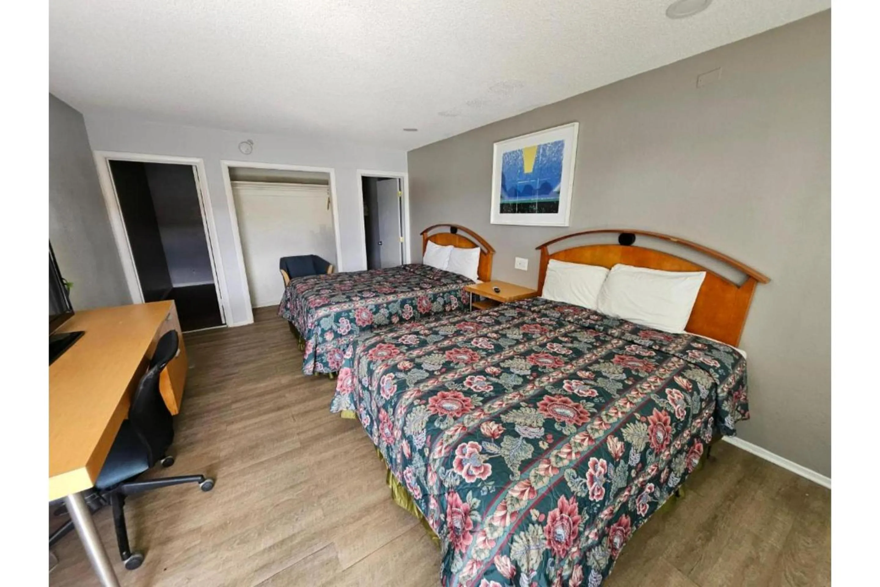 2 Queen Beds with Kitchenette Non-Smoking in Hotel Ridgecrest An Extended Stay Studio