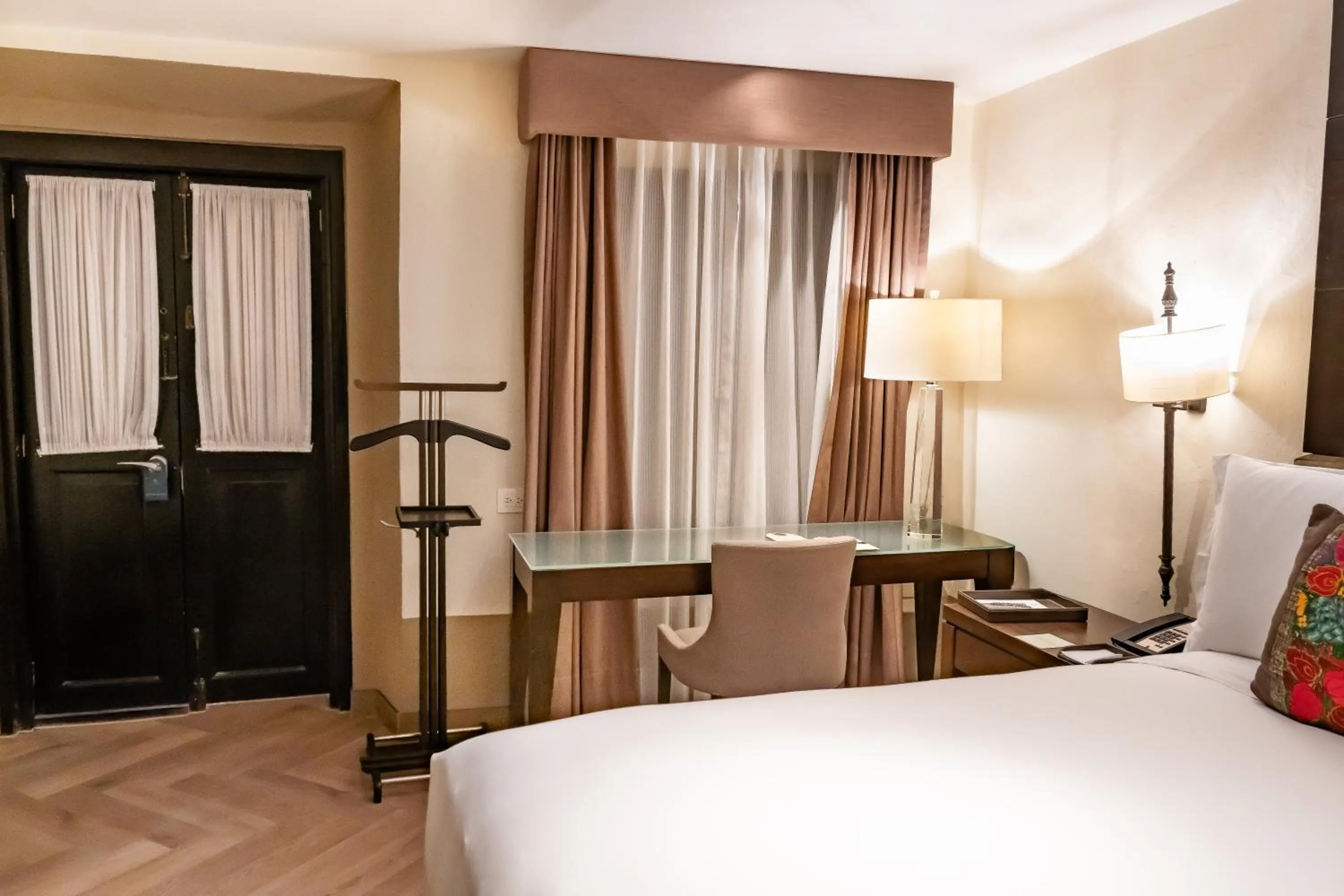 Novicias Double Bed in Quinta Real Puebla