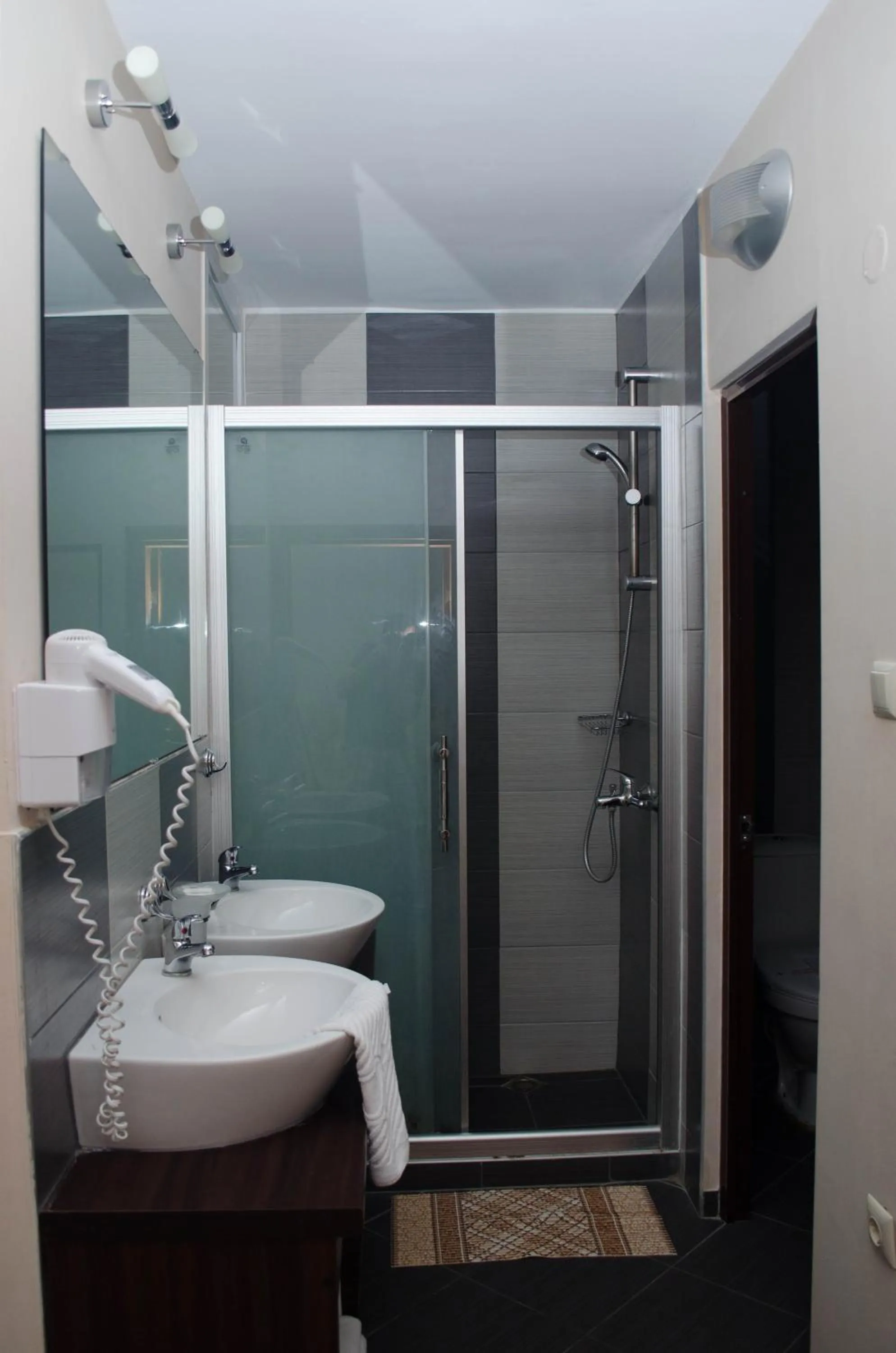 Suite (4 Adults) in Flagman Hotel