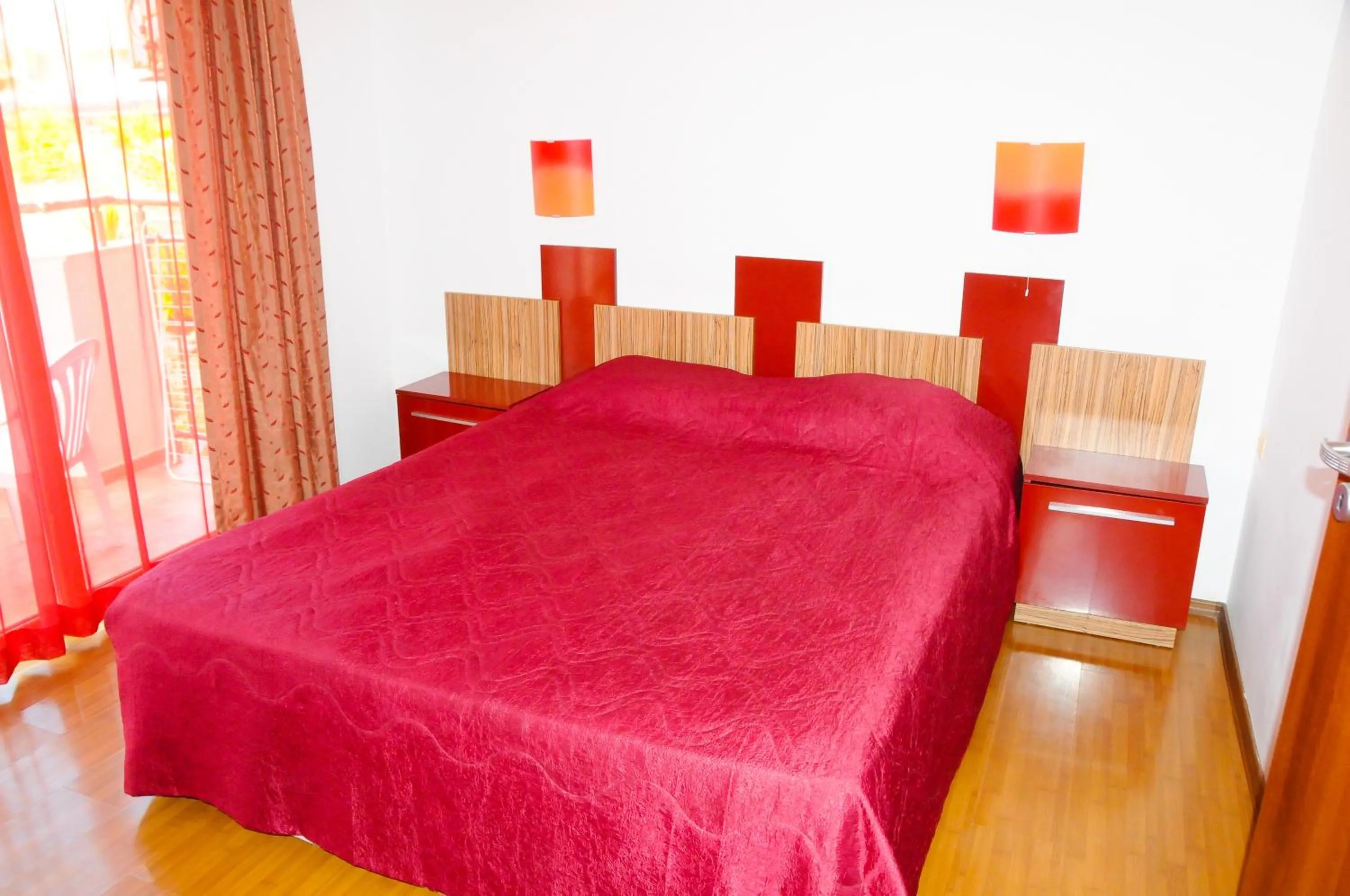 Double or Twin Room with Partial Sea View in Hotel Apolis