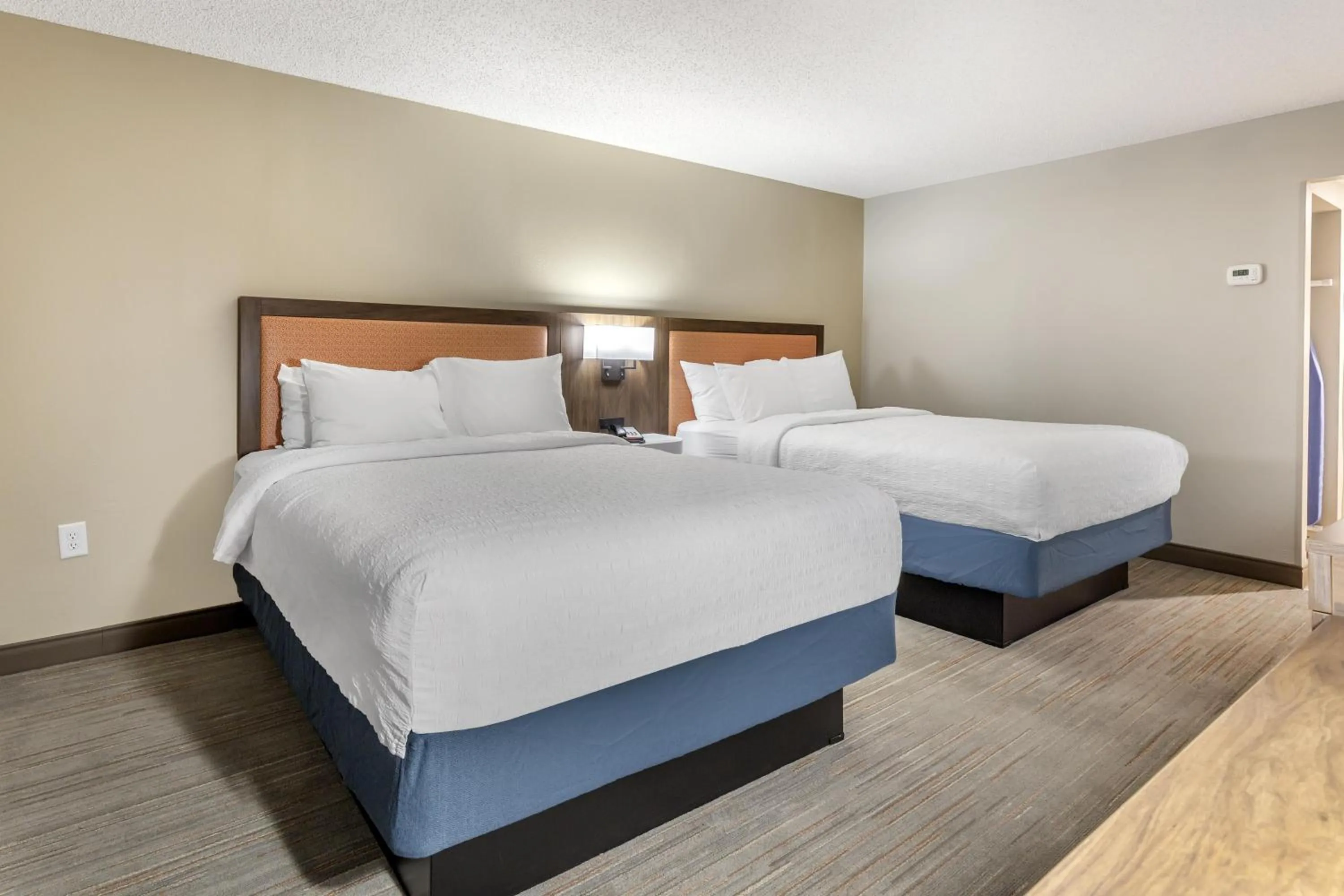 Double Room with Two Double Beds - Hearing Access/Non-Smoking in Hampton Inn New Bern