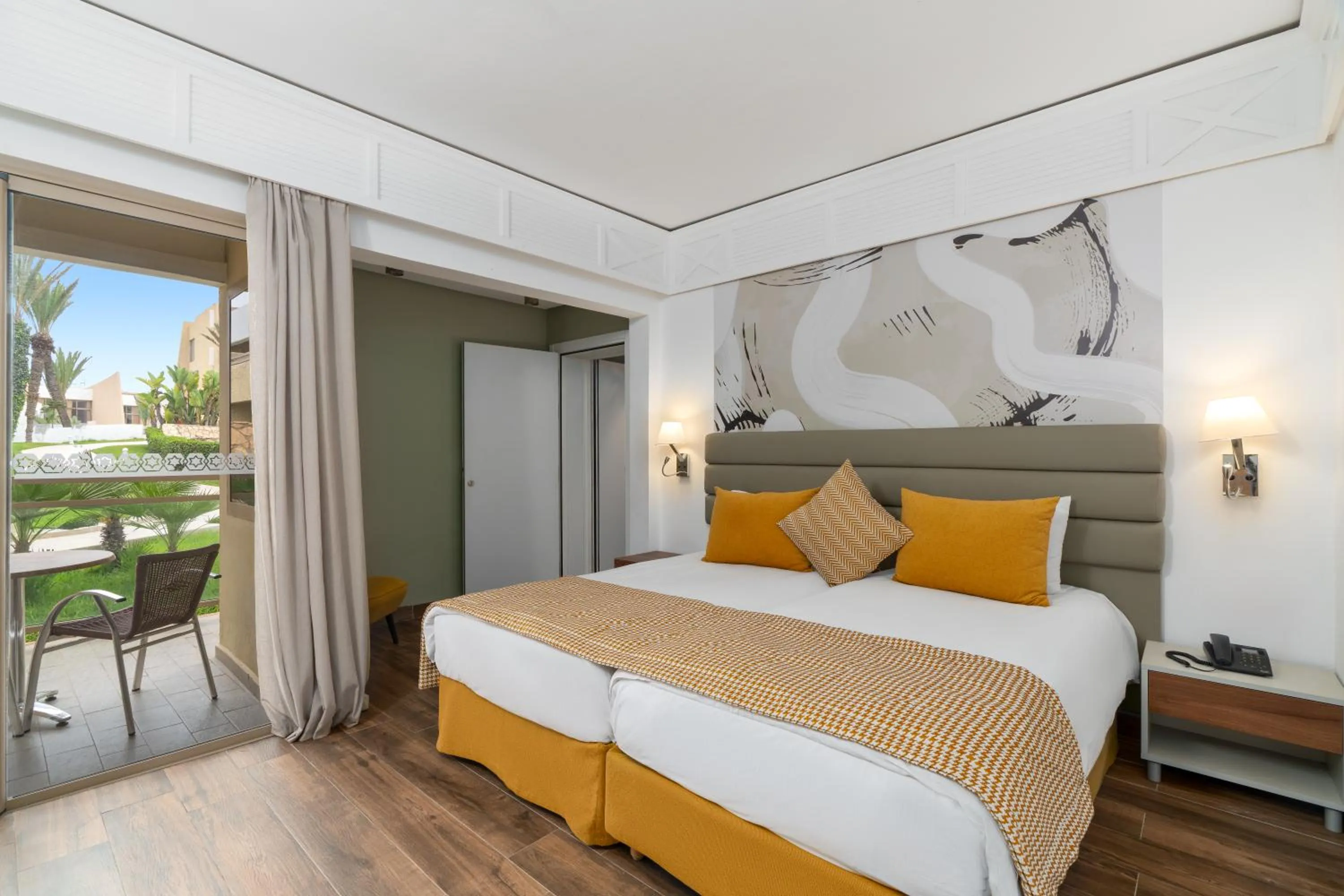 Family offer (2 adjoining rooms) in Dunes d'Or Ocean Club