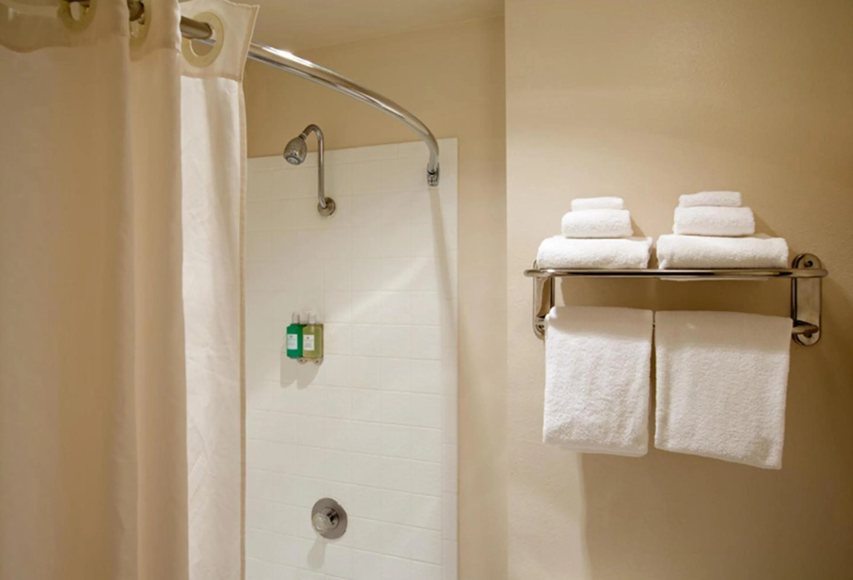 Superior King Suite in Coast Inn at Lake Hood