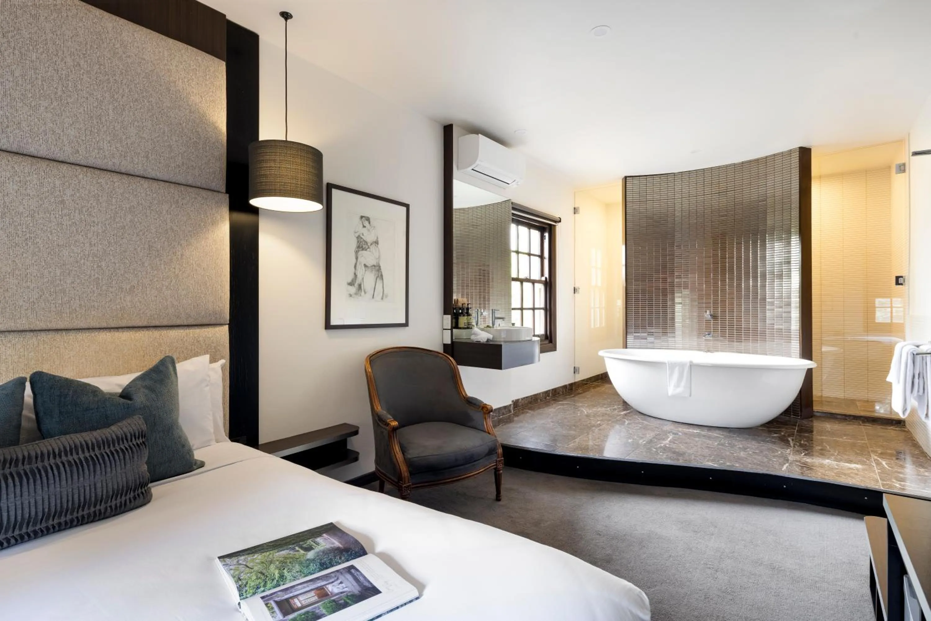 Heritage Deluxe Room in Mineral Springs Hotel Hepburn