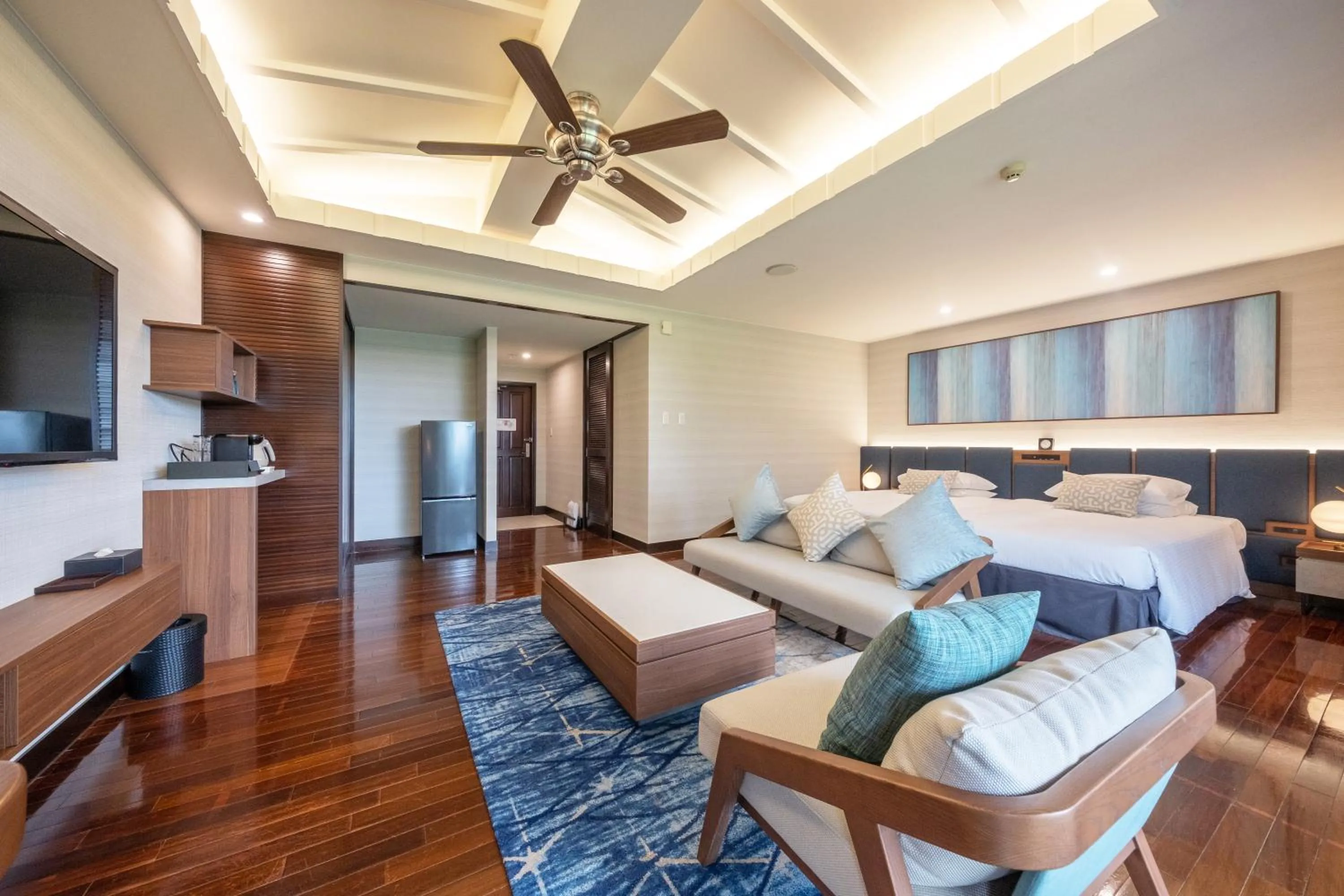 Renovated Grand Cottage with lounge access for 3 adults - single occupancy in Okuma Private Beach & Resort