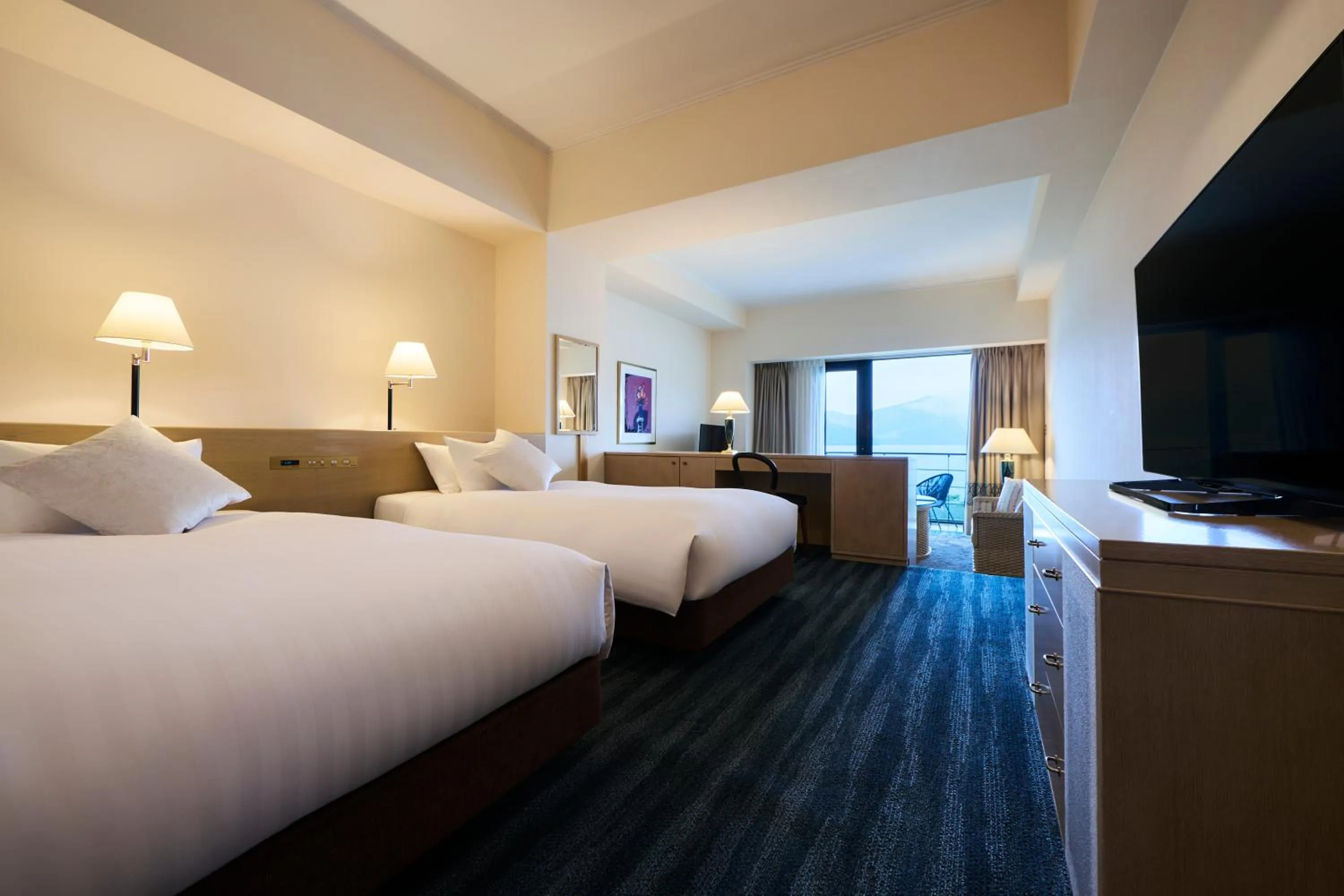 Junior Suite with Balcony and Lake View in Hakone Hotel