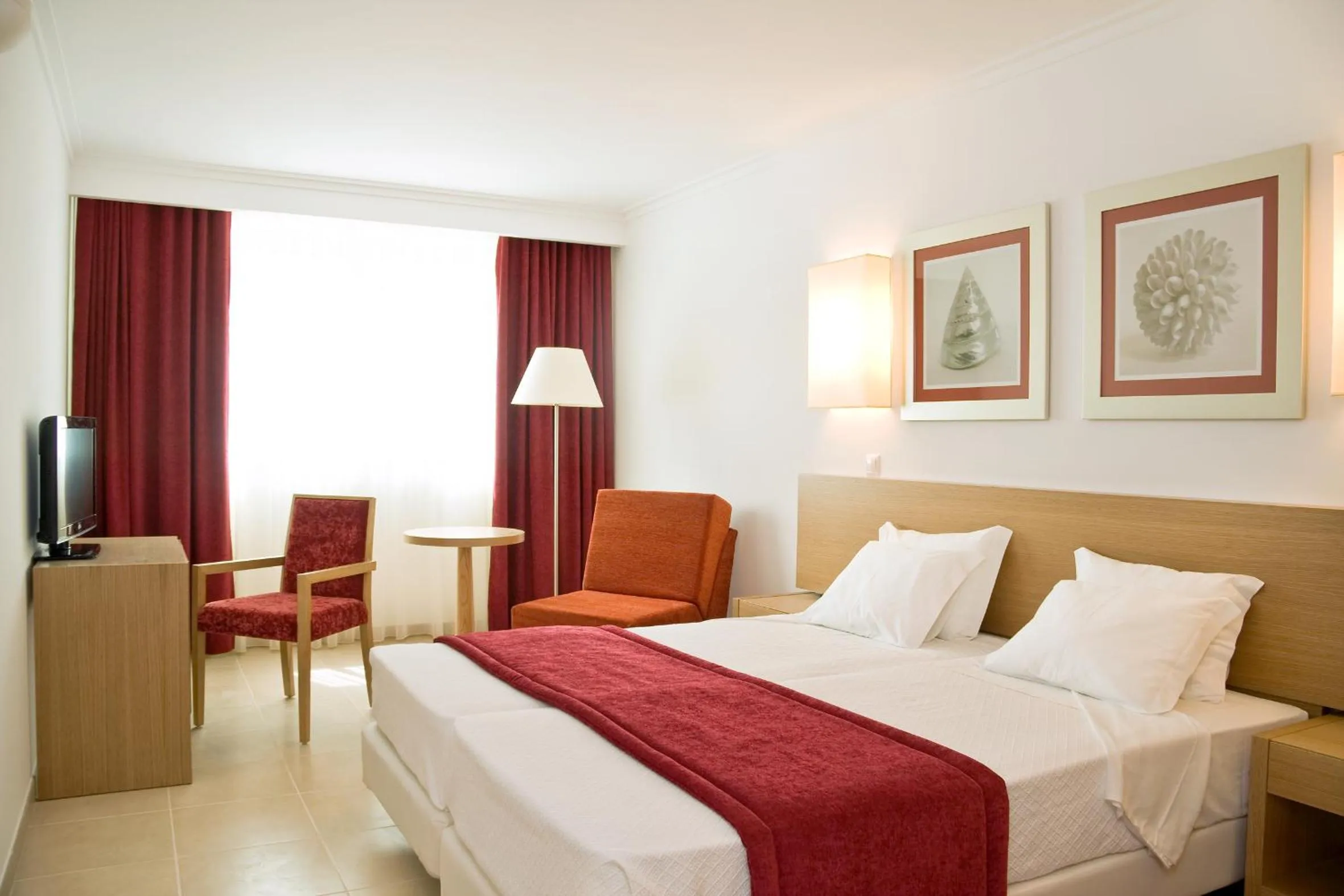 Twin Room in Monte Gordo Hotel Apartamentos & Spa