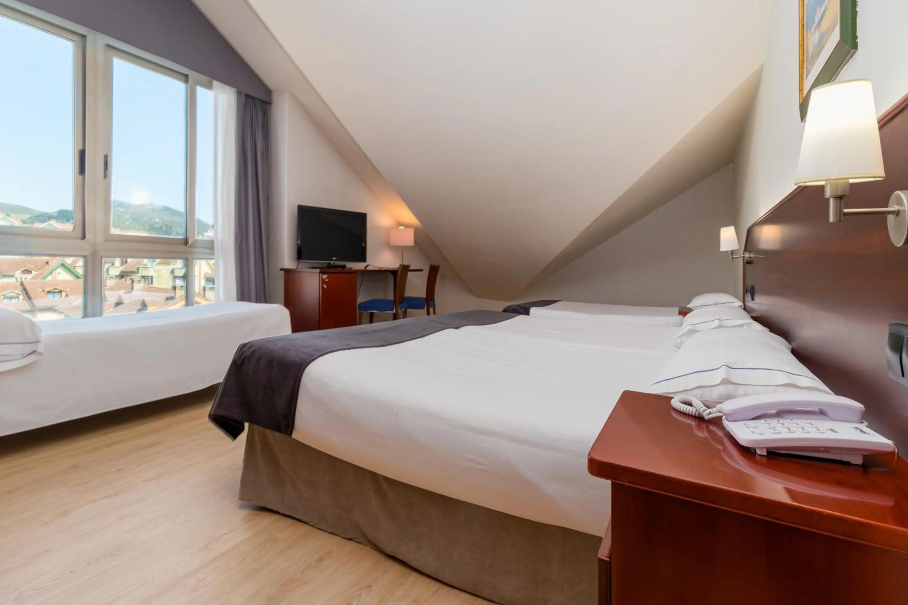 Family Room with Spa access in Hotel Milagros Golf