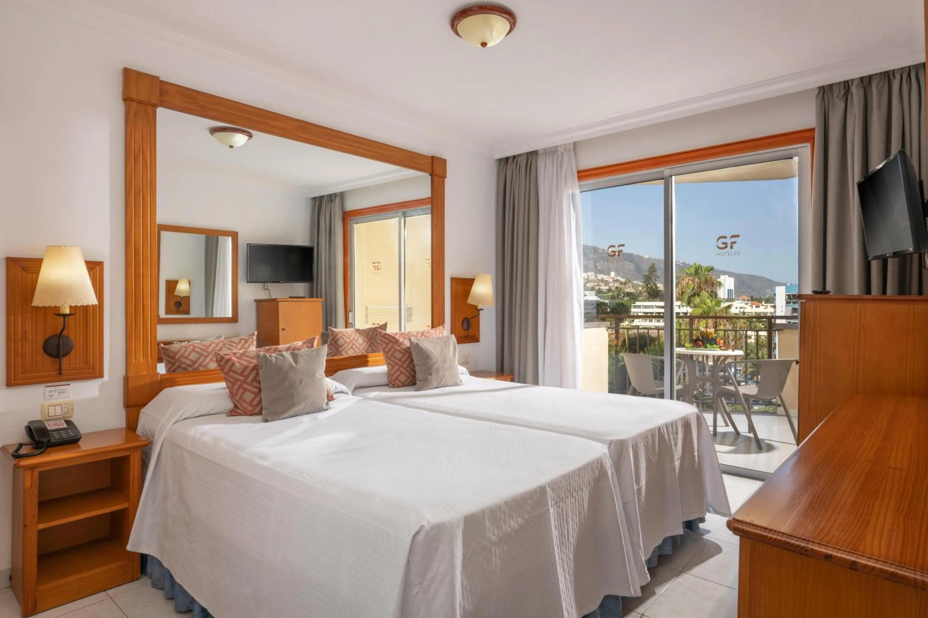 Studio (3 Adults + 1 Child) in GF Noelia