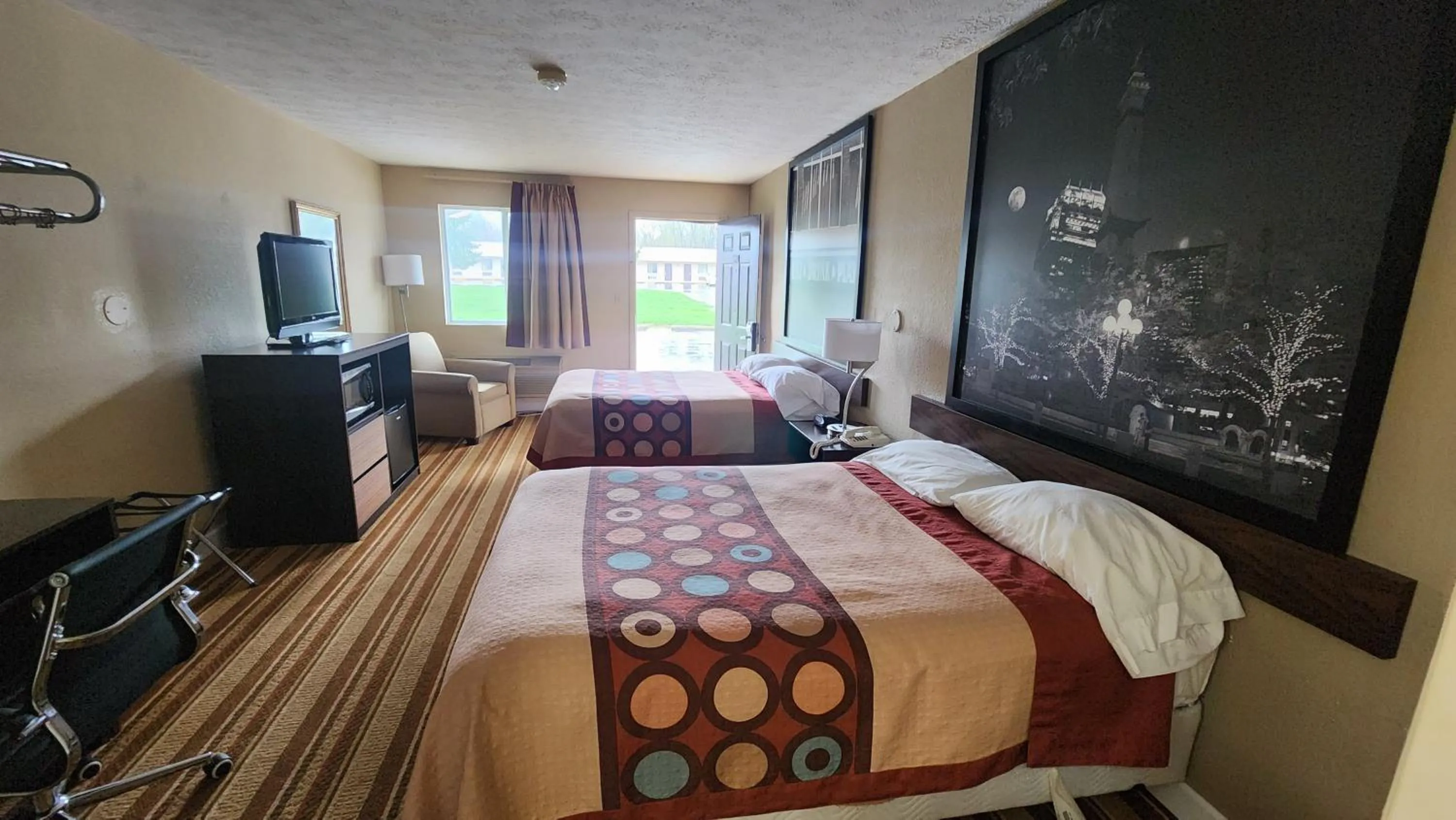 Double Room with Two Double Beds - Mobility Access/Non-Smoking in Super 8 by Wyndham Centerville-Richmond