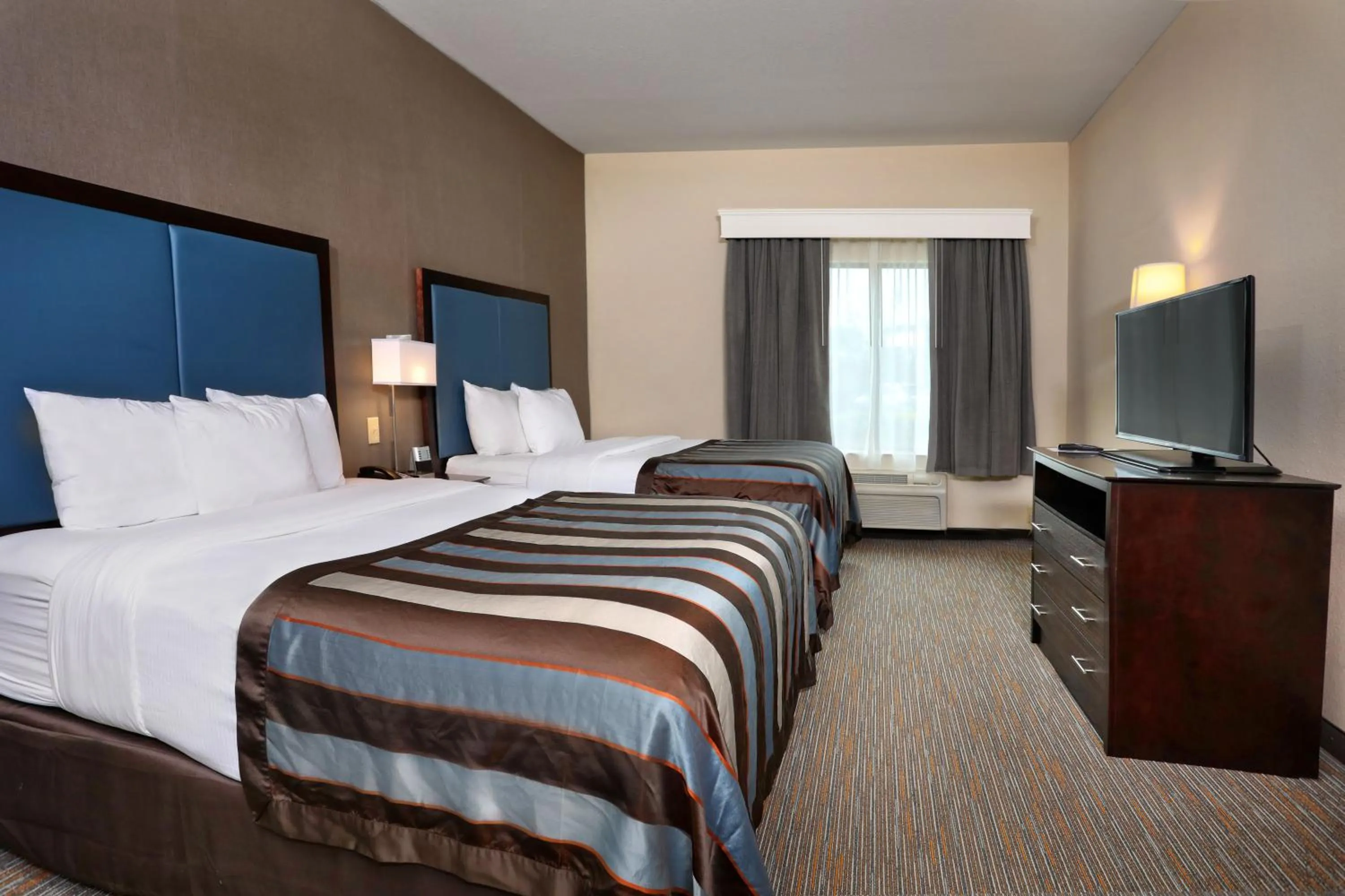 Queen Room with Two Queen Beds - Non-Smoking in Wingate by Wyndham Savannah Pooler