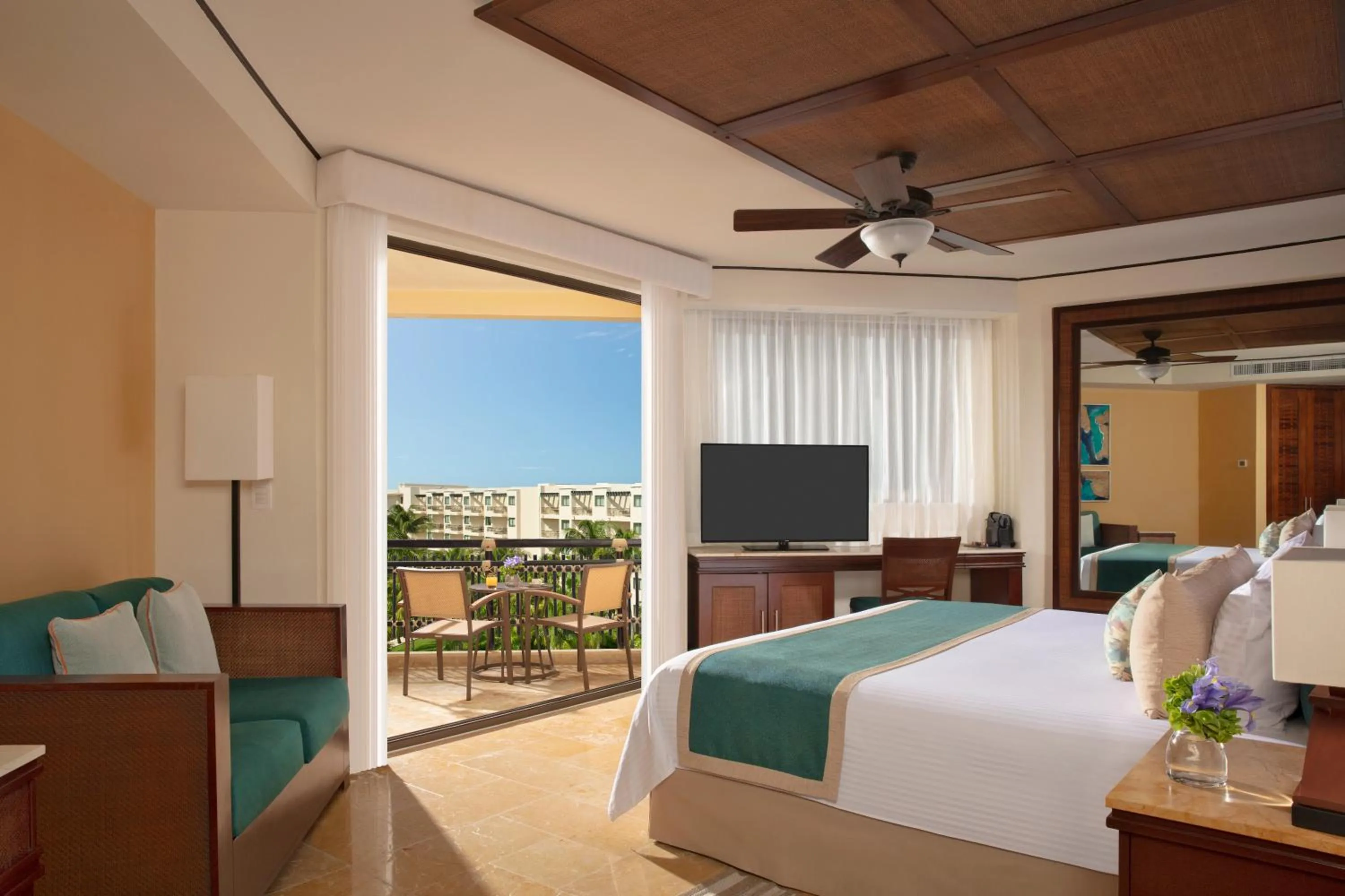 Preferred Club Tropical view King - single occupancy in Dreams Riviera Cancun Resort & Spa - All Inclusive