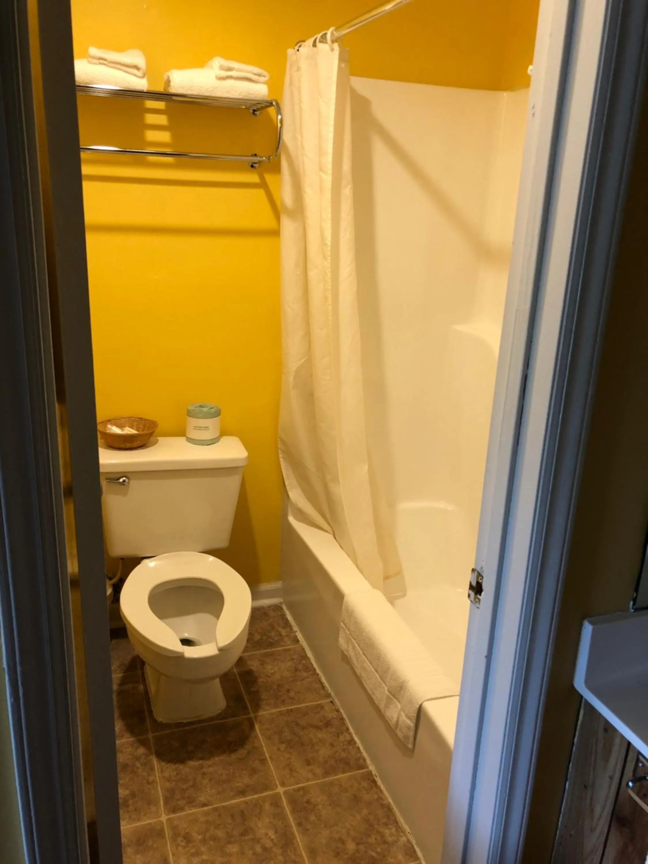 Queen Room with Two Queen Beds - Non-Smoking in Americas Best Value Inn - Jonesville