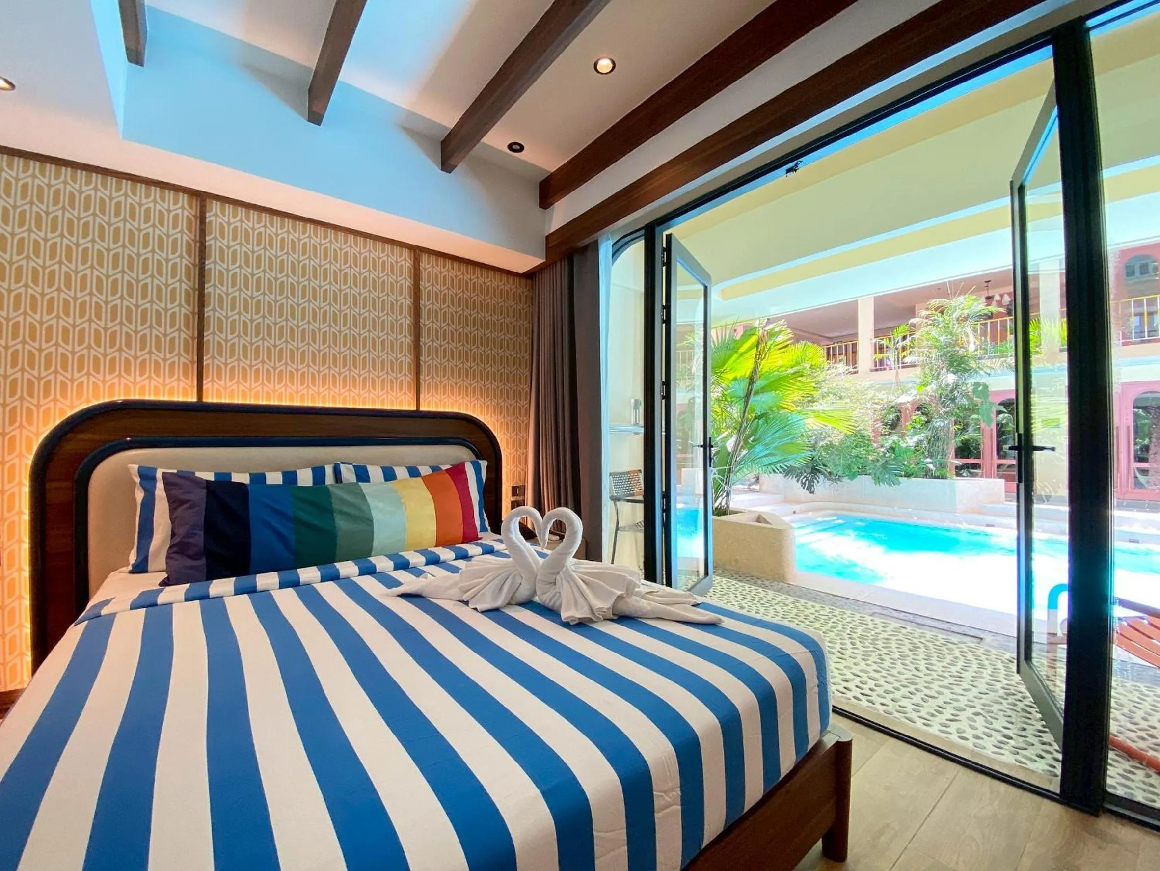 Deluxe Pool Access in Miami Hotel Bangkok