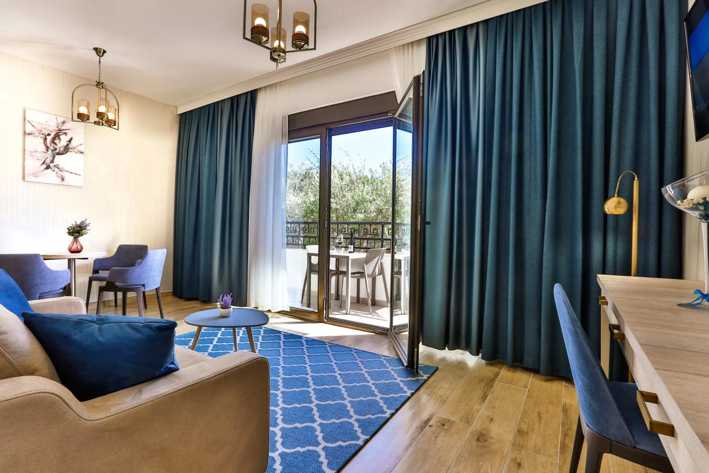 Executive Suite in Hotel Harmony by Aycon