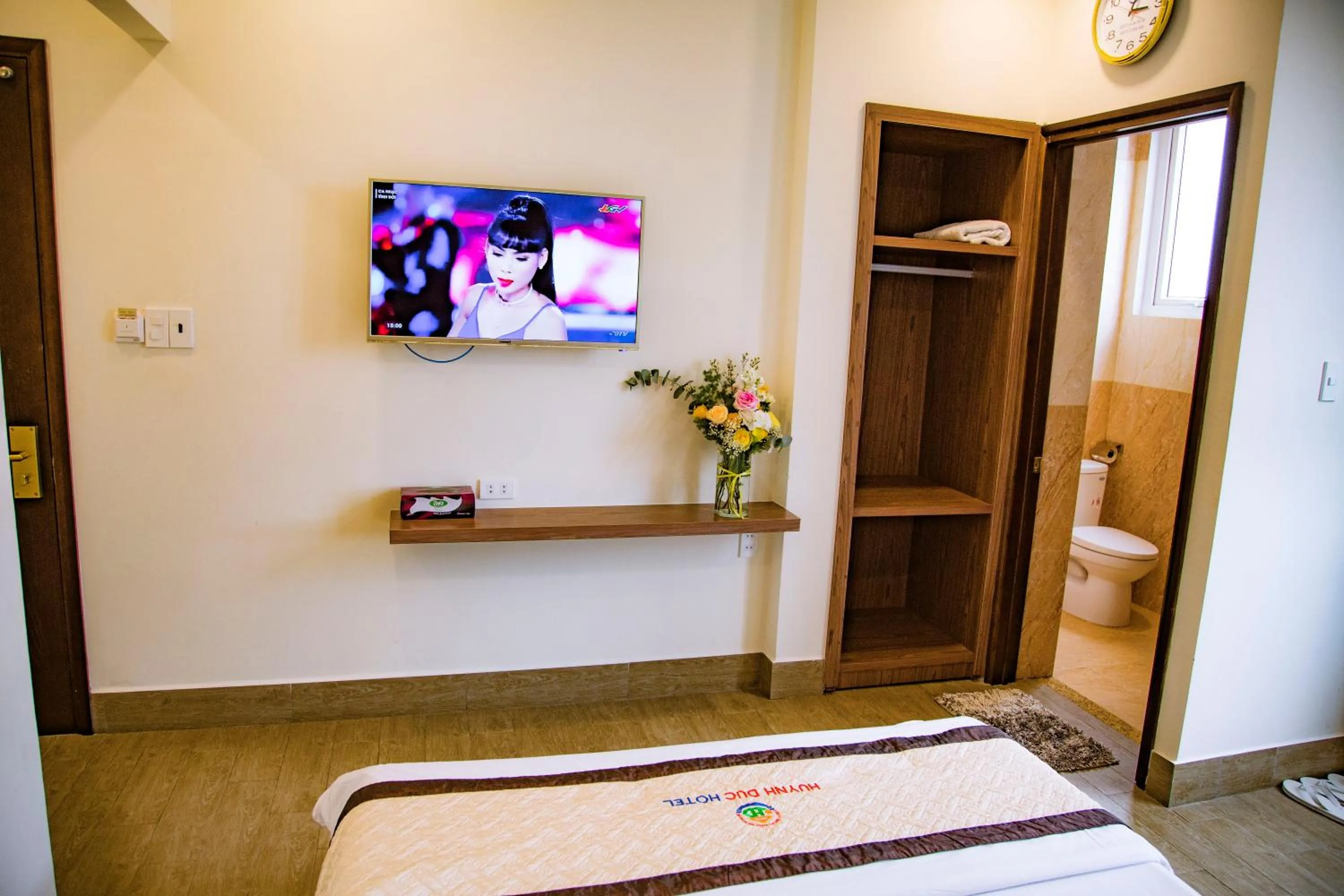 Deluxe Double Room in Huynh Duc 2 Hotel