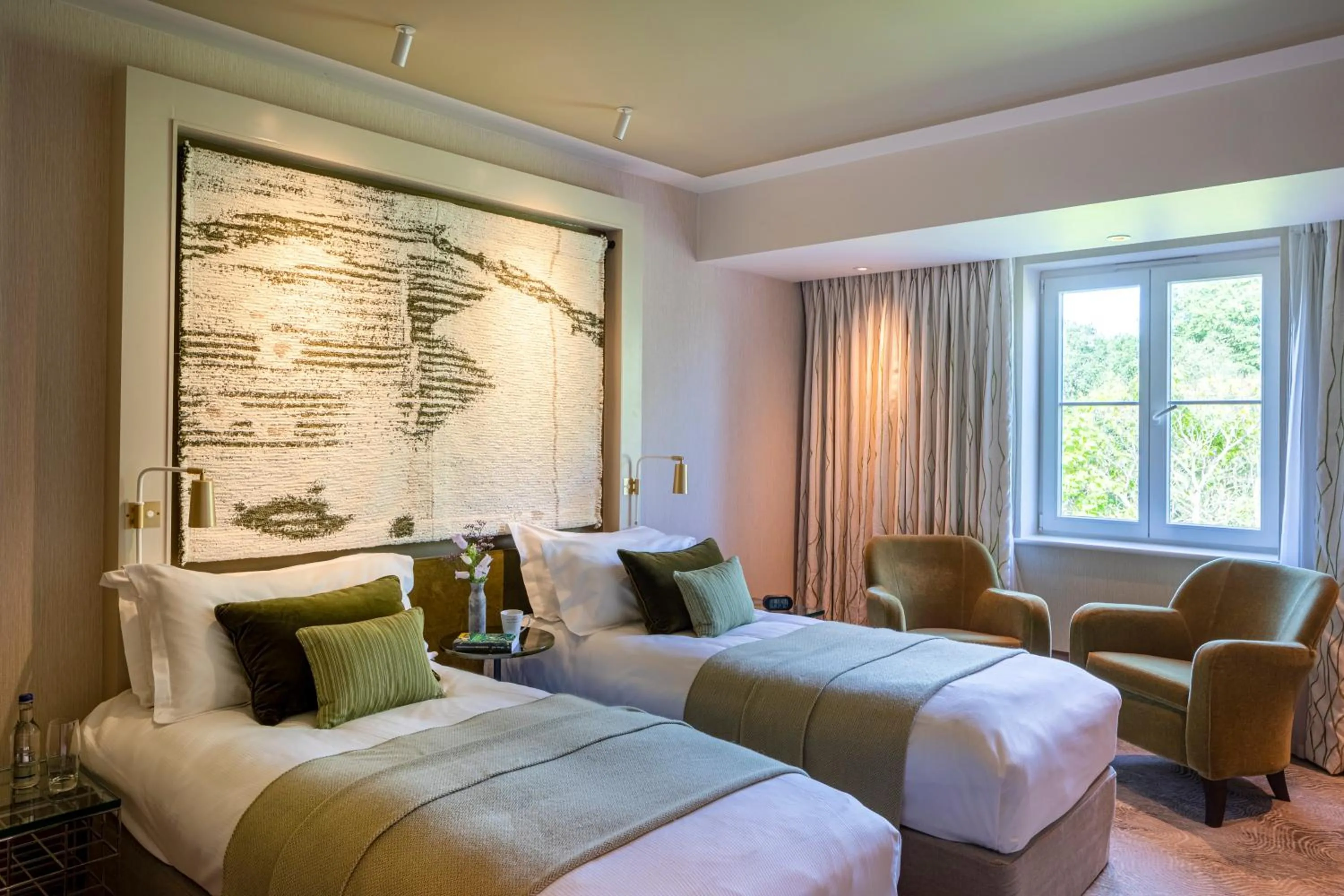 Superior Twin West Wing in The Grove