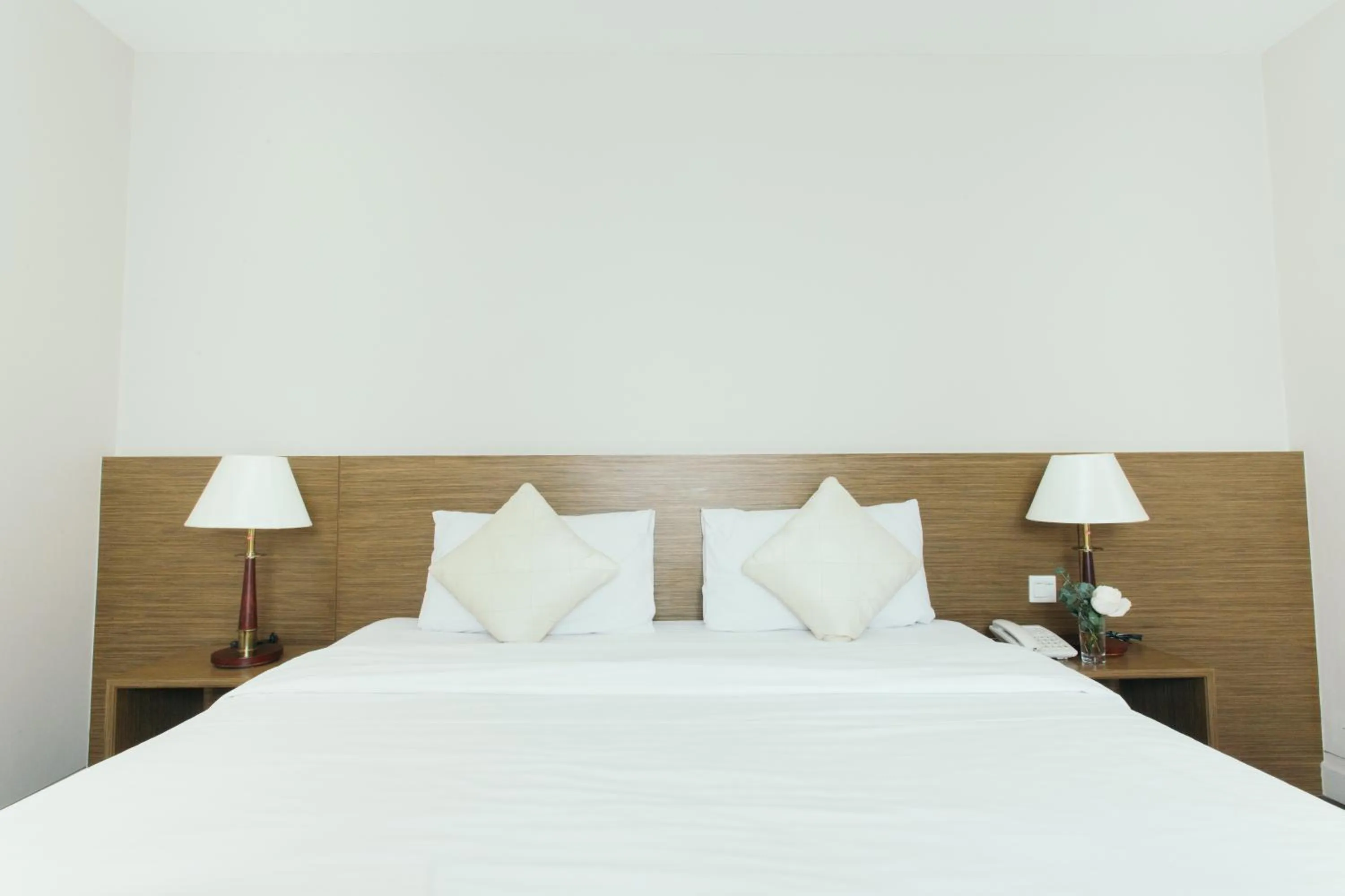 Standard Double Room (1 Big Bed) in Thomson Residence Hotel