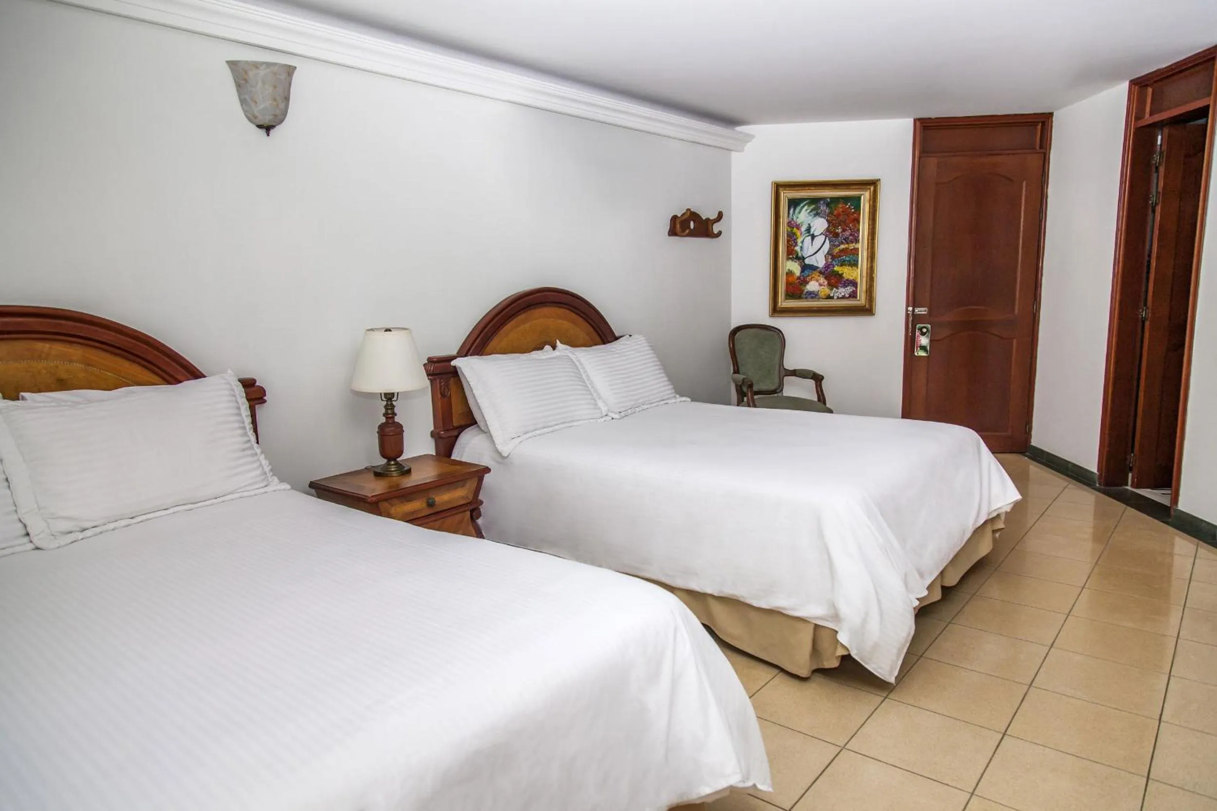 Twin Room in Hotel Casa Laureles