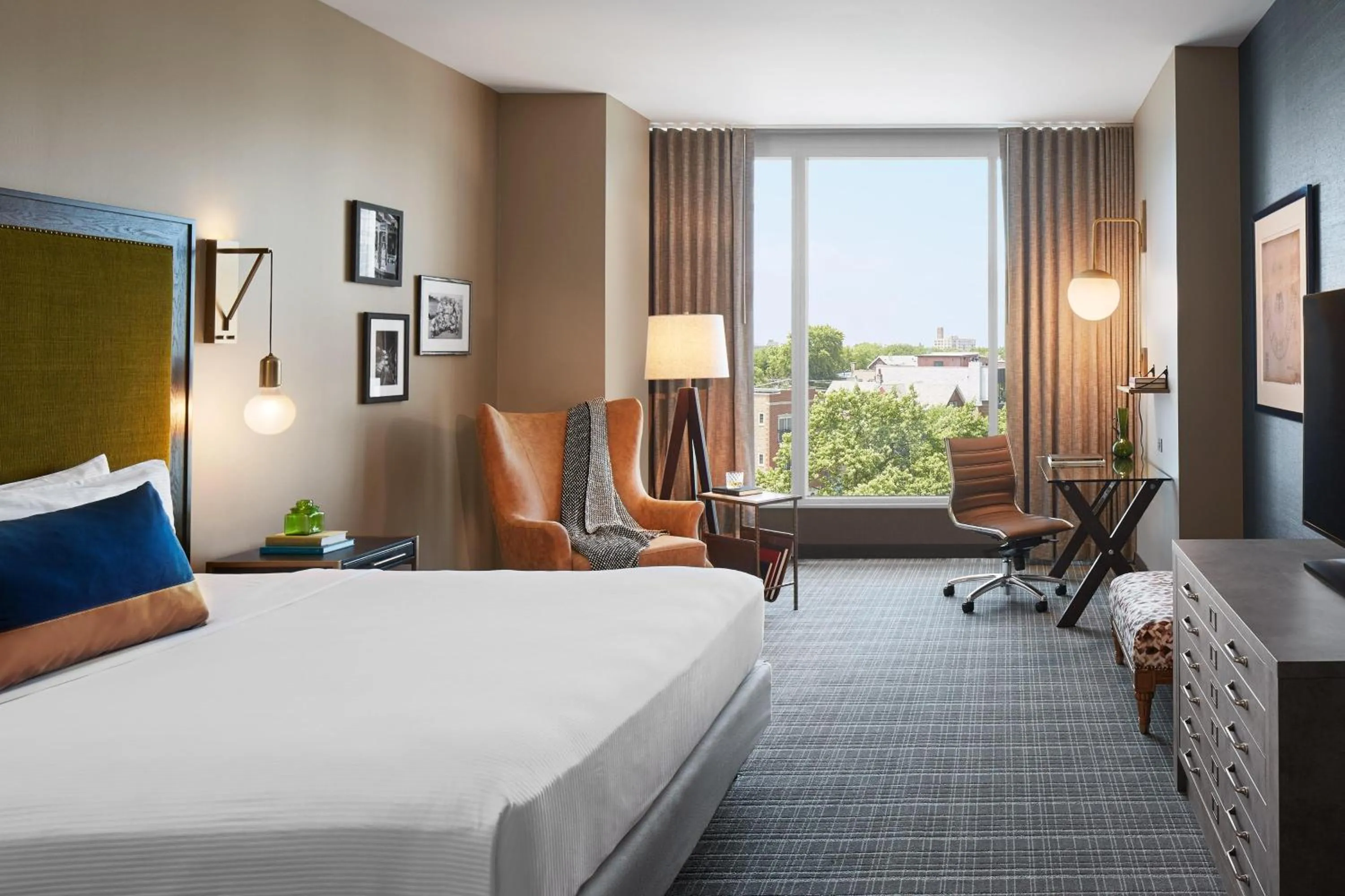 Standard King Room in Hotel Zachary, Chicago, a Tribute Portfolio Hotel