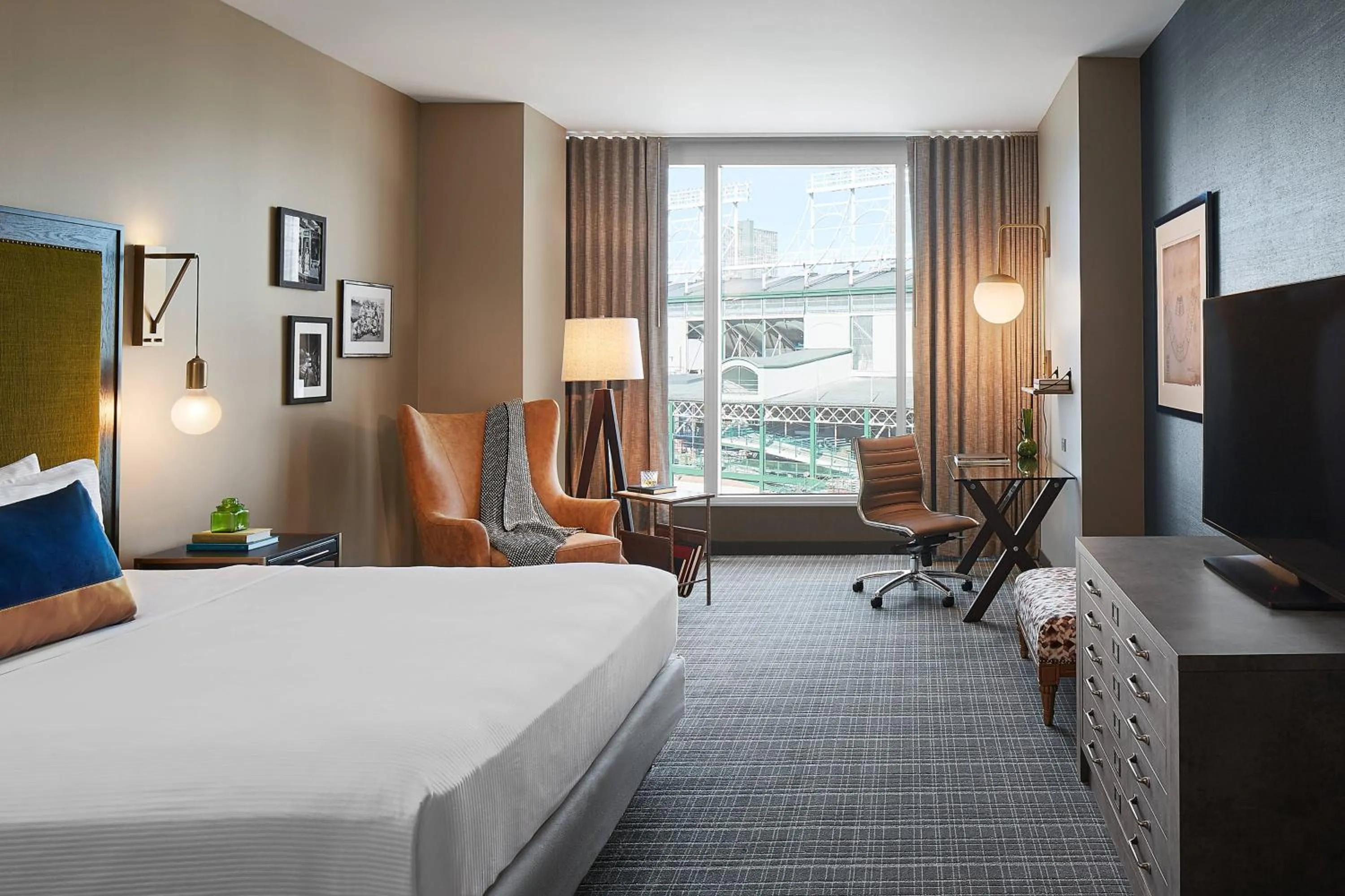 Premium King Room - Ballpark View in Hotel Zachary, Chicago, a Tribute Portfolio Hotel