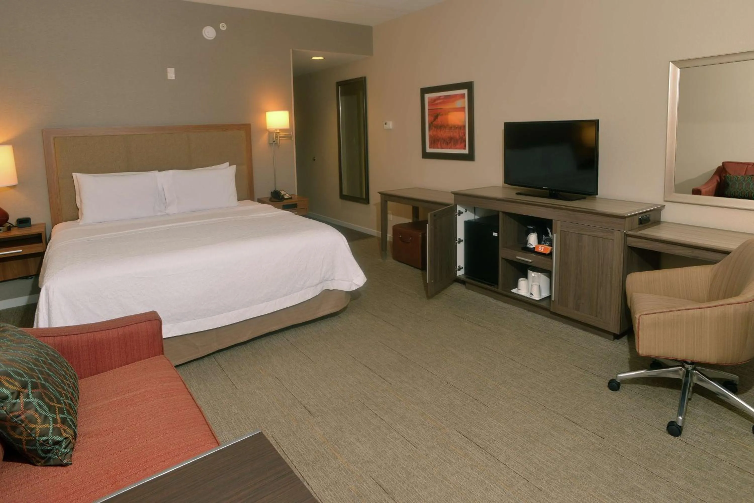 Premium Executive King Room - Non-Smoking in Hampton Inn Springfield-Southeast, MO
