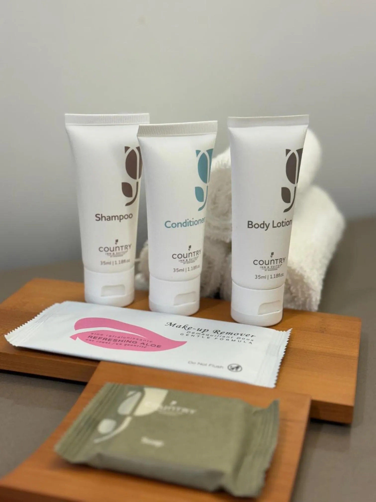 Queen Suite with Two Queen Beds and Roll-In Shower - Disability Access/Non Smoking in Country Inn & Suites by Radisson Ocean City