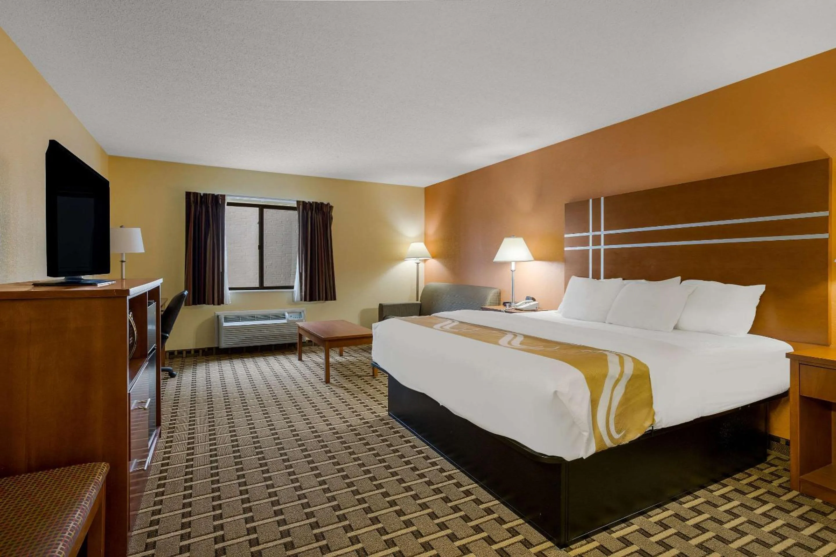 King Room - Non-Smoking in Quality Inn Ashland East