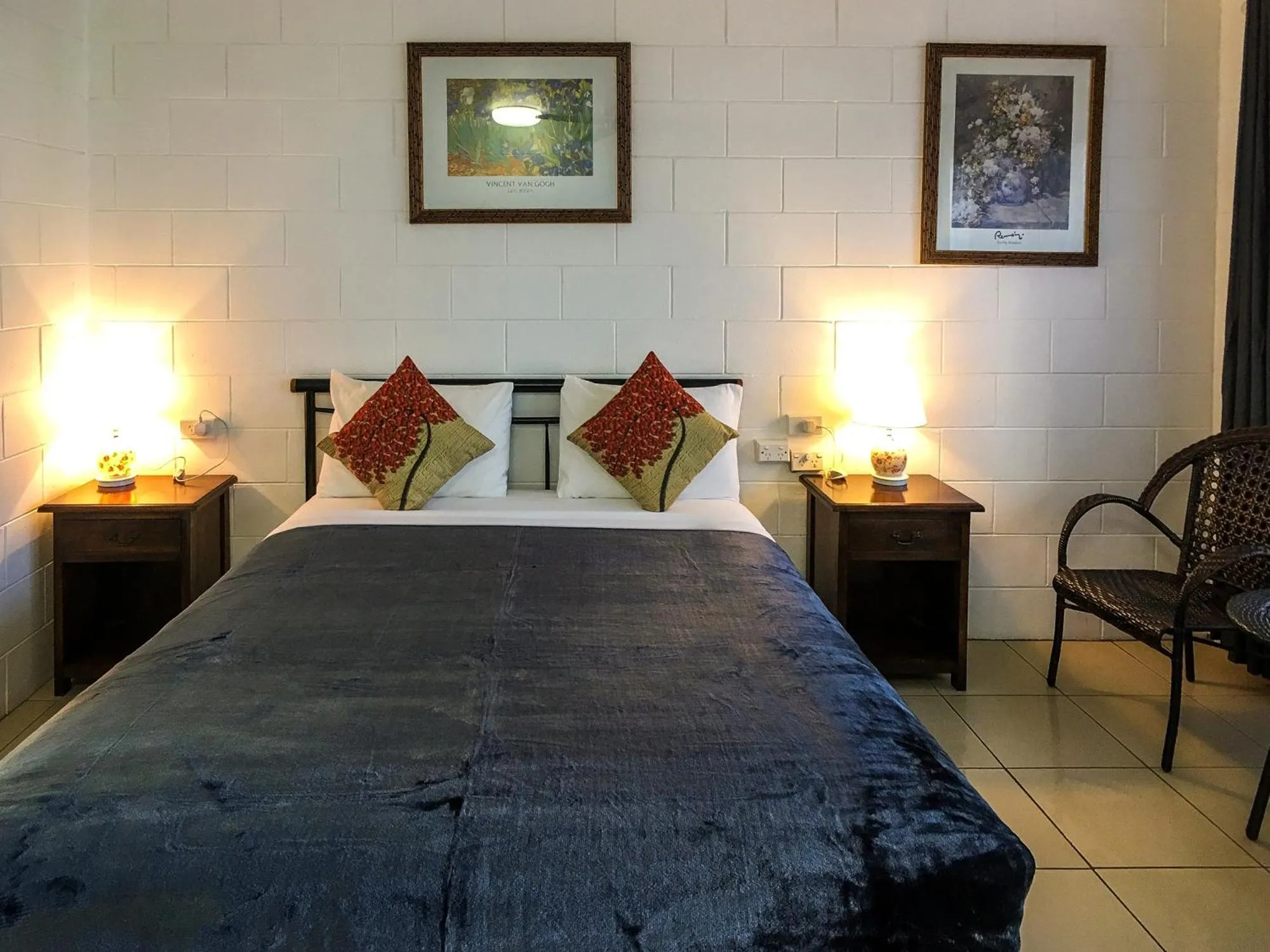 Queen Room in South Cairns Resort