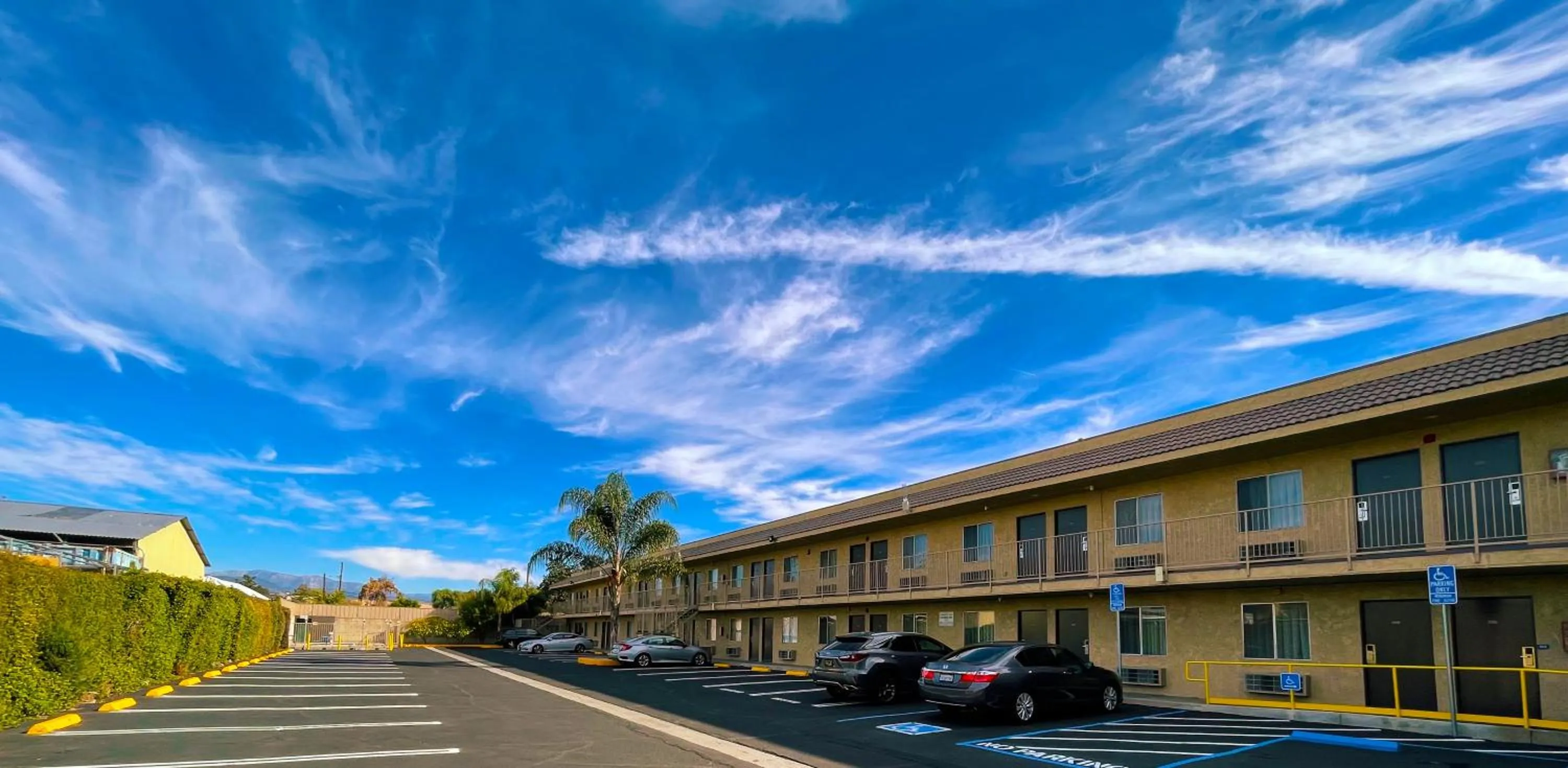 New Star Inn El Monte, CA - Los Angeles