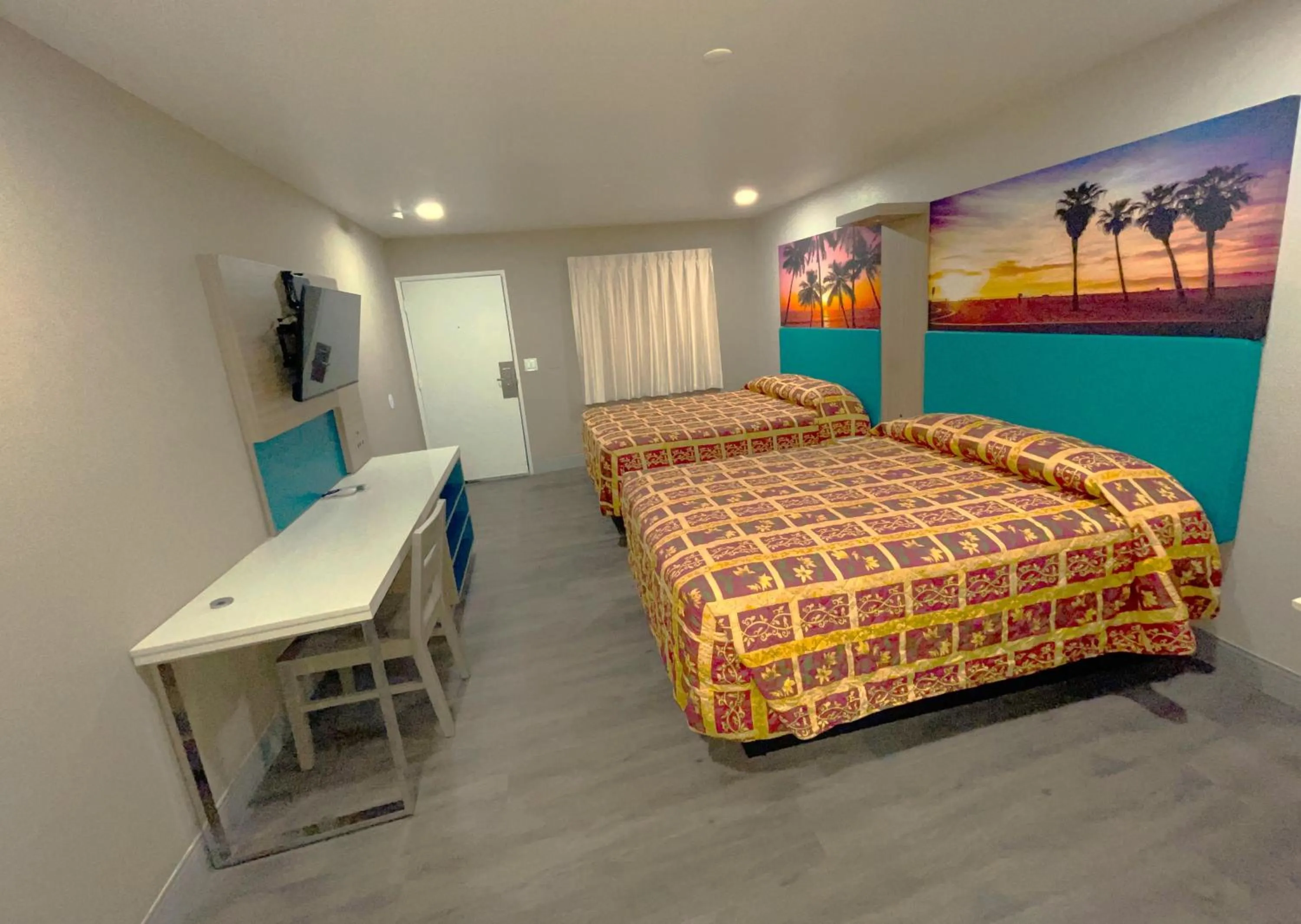 Queen Room with Two Queen Beds in New Star Inn El Monte, CA - Los Angeles