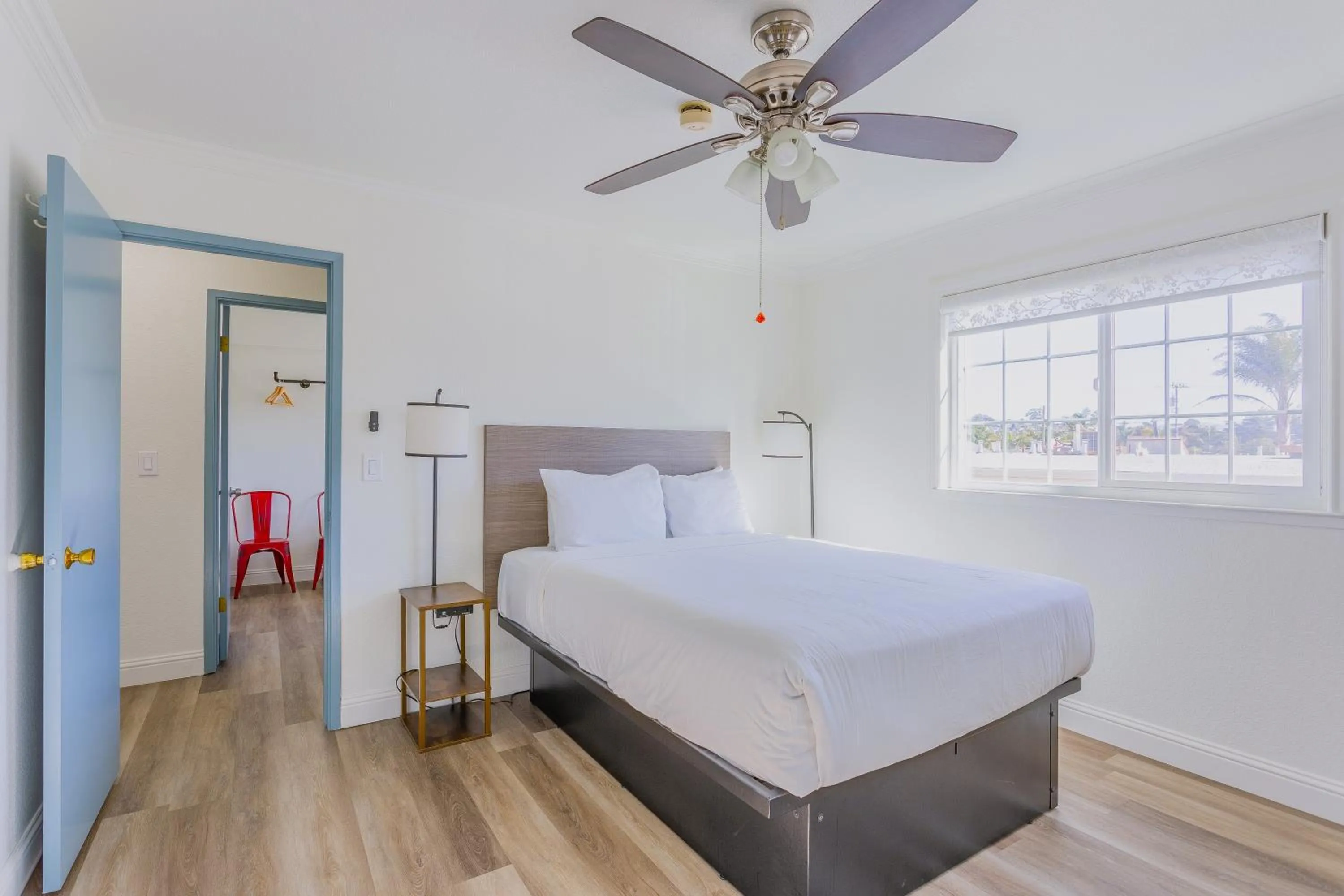 Deluxe Family Suite in Coastal Breeze Inn