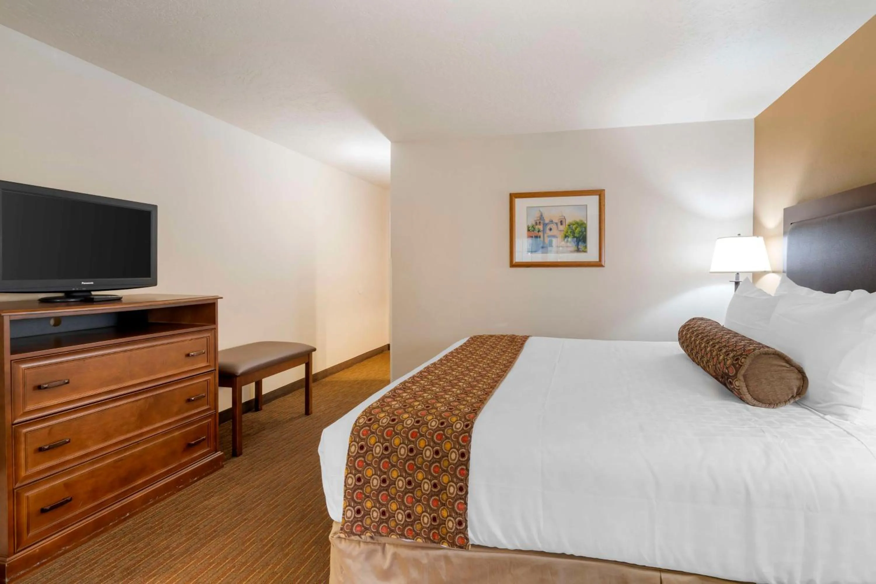 King Room with Sofa Bed and Walk-In Shower - Disability Access/Non-Smoking in Best Western Casa Grande Inn