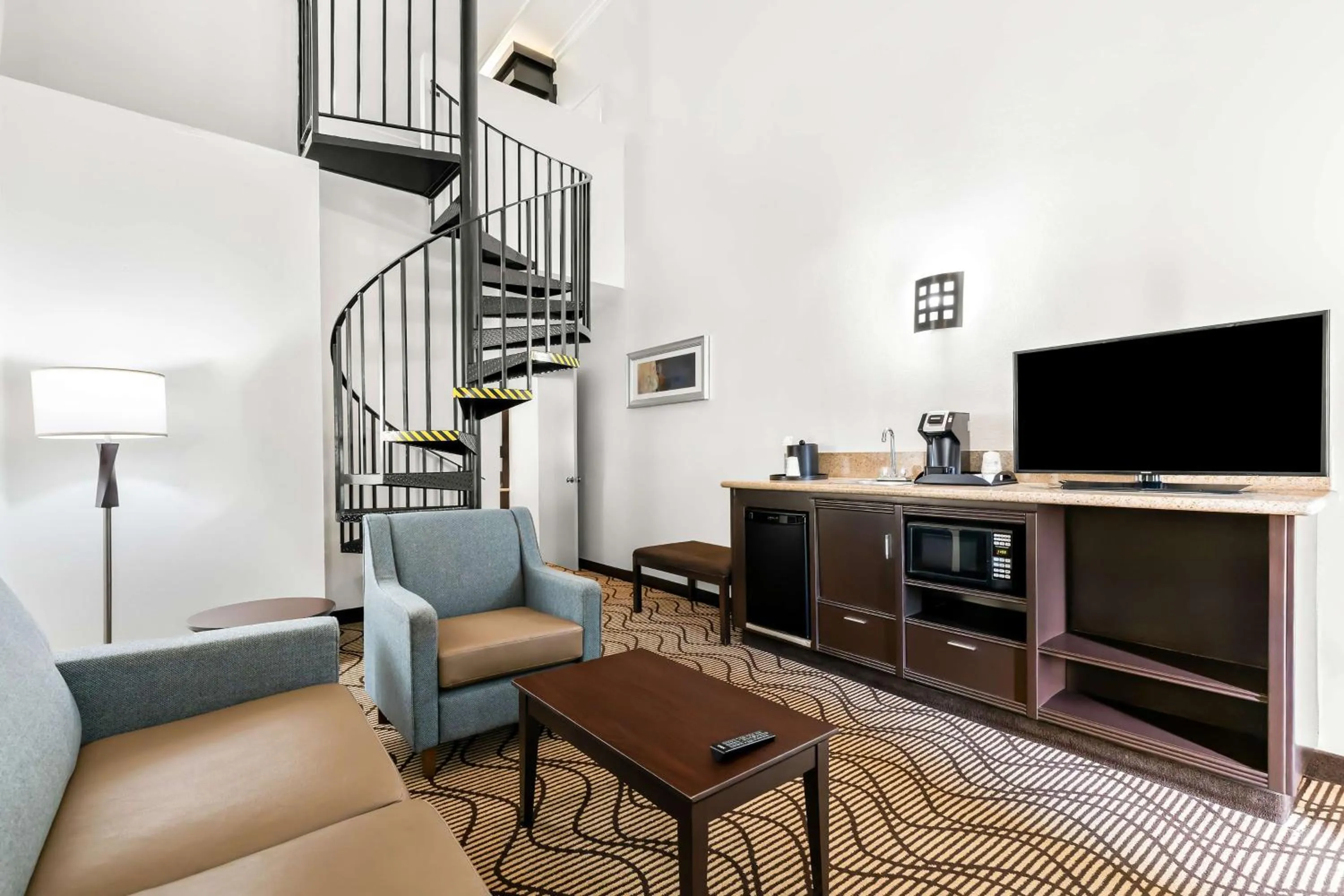 King Suite with Two King Beds in Best Western Plus Irvine Spectrum Hotel