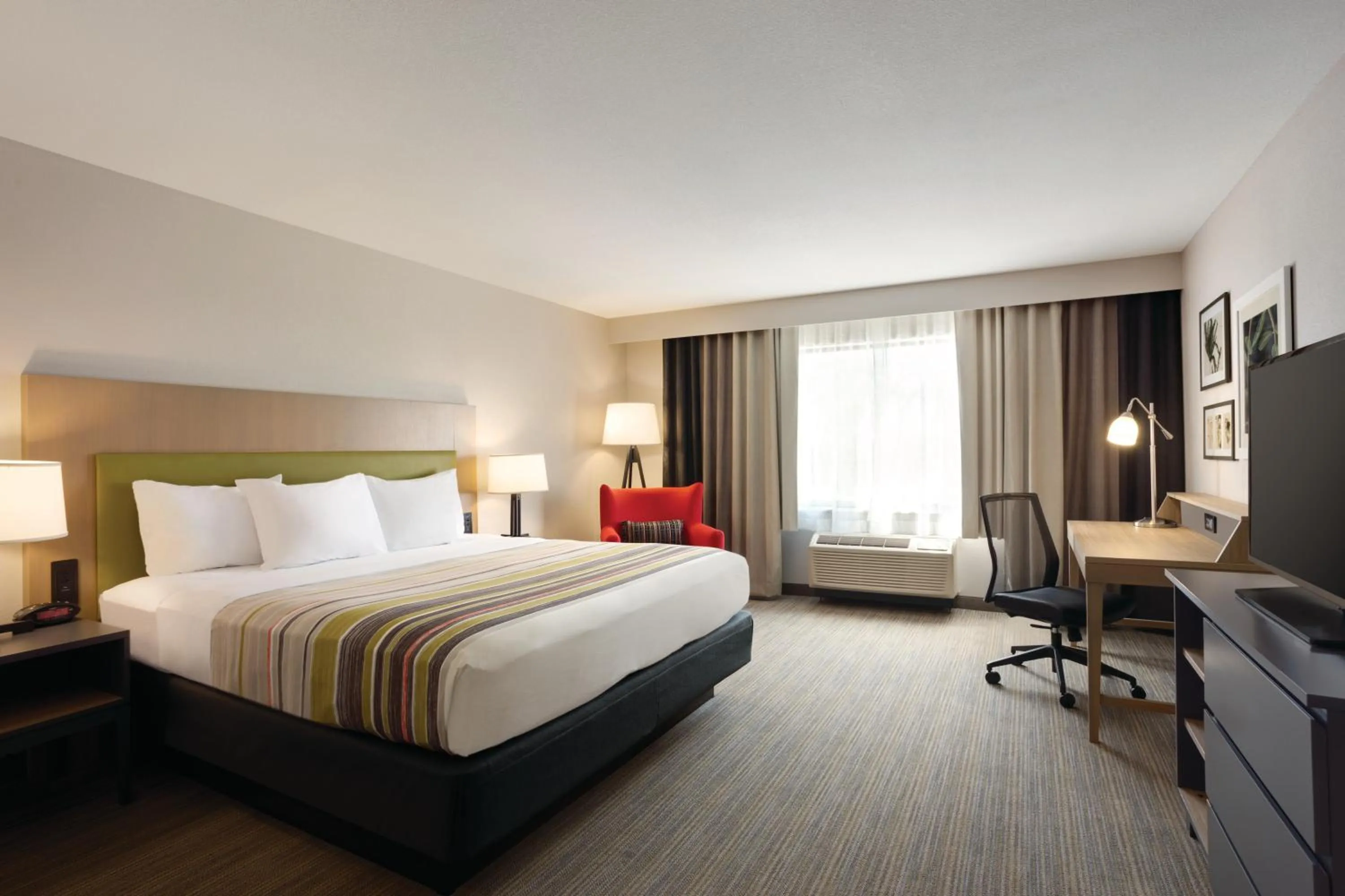 King Room - Disability Access/Non-Smoking in Country Inn & Suites by Radisson, Lawrence, KS