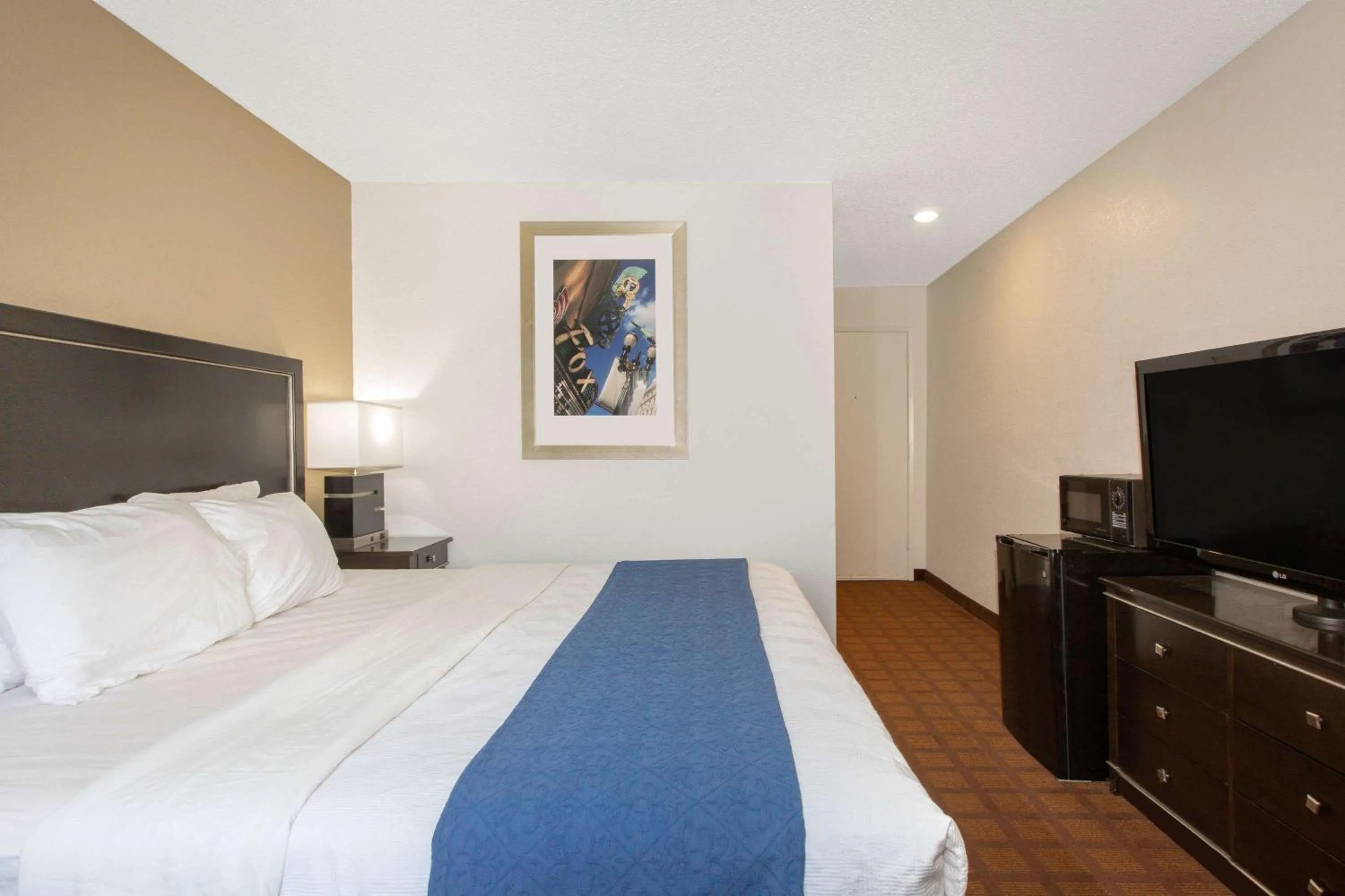 King Room - Non-Smoking in Umpqua Valley Hotel