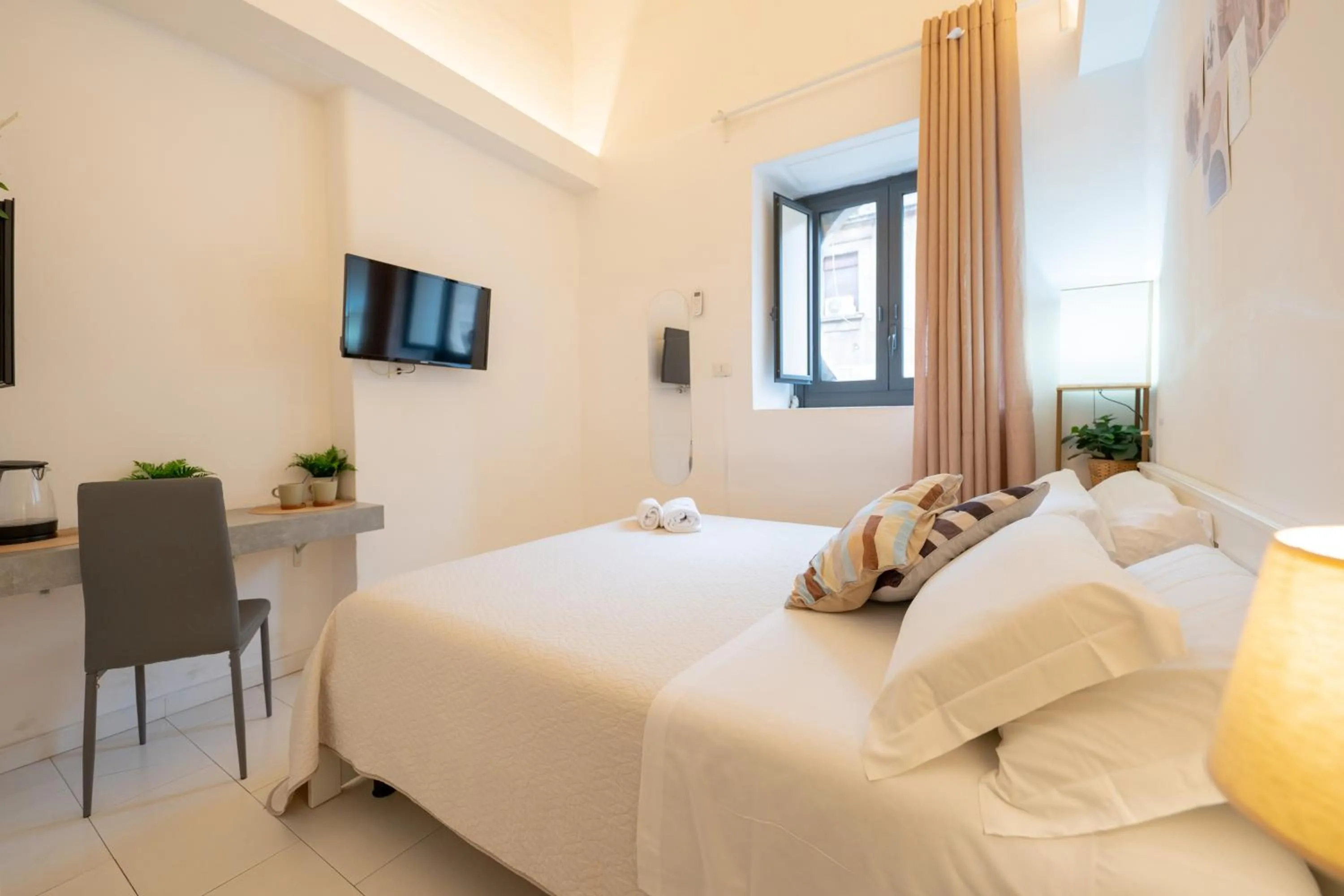 Budget Double Room in Palazzo Bruca Catania