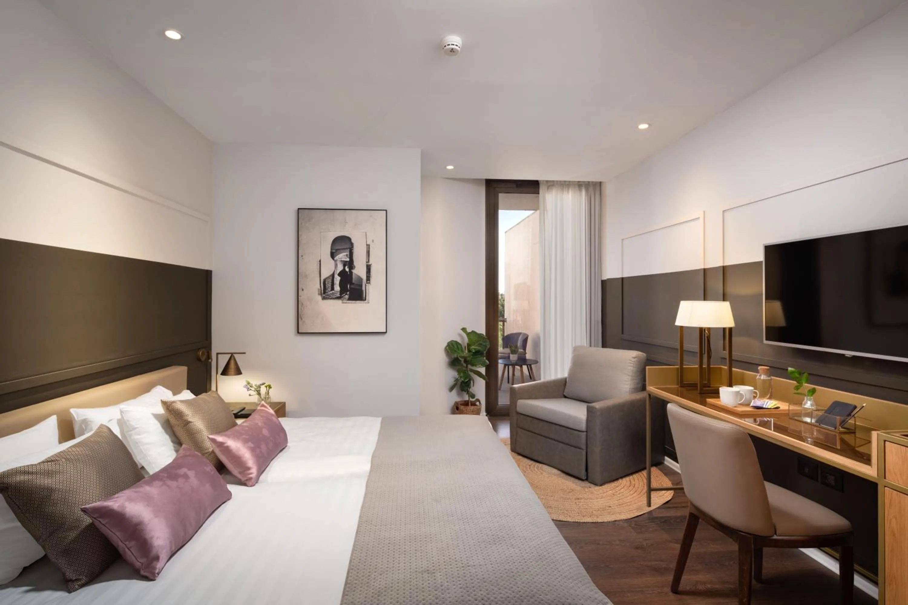 Deluxe Double or Twin Room with Balcony in Cassia Hotel Jerusalem