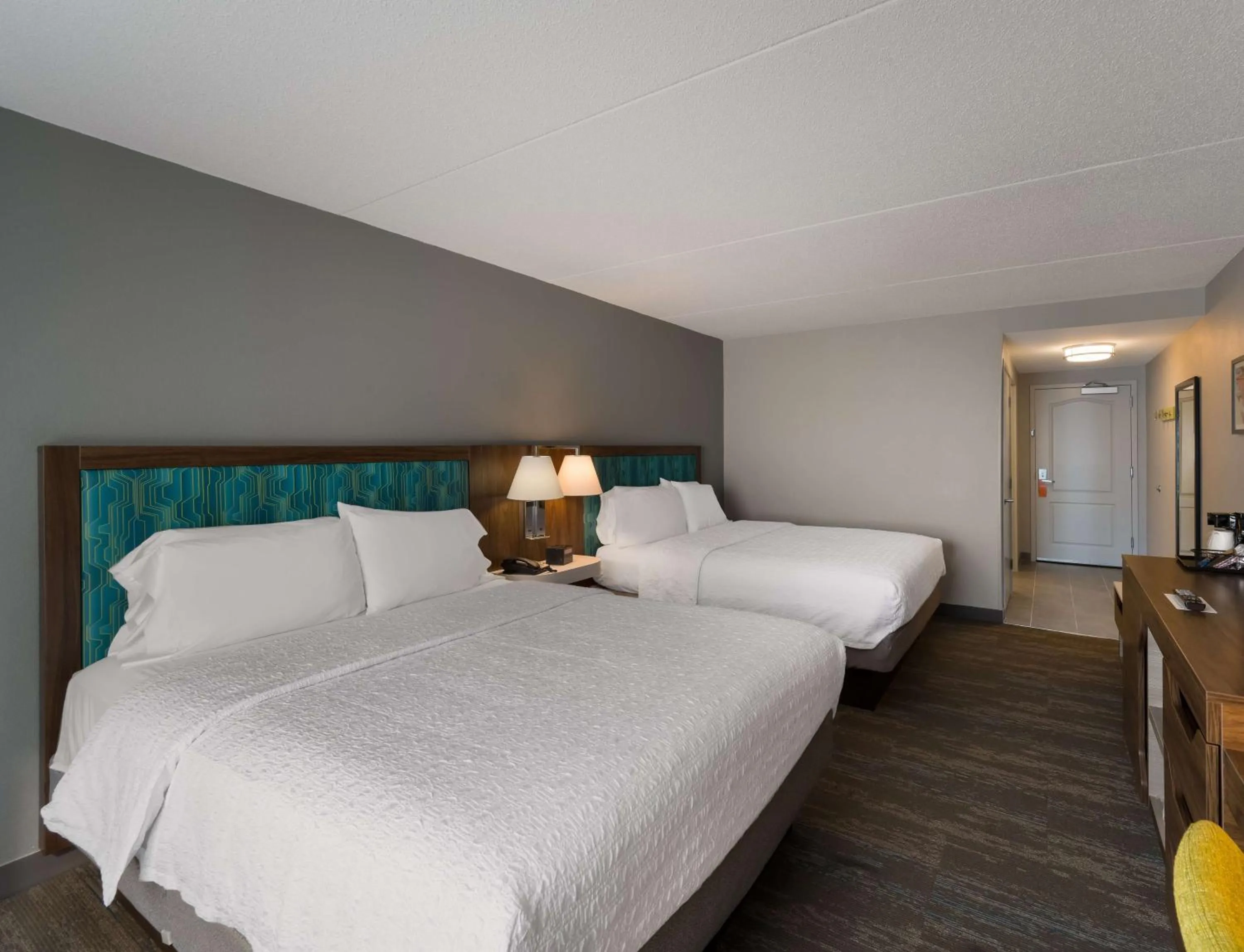 Queen Room with Two Queen Beds - Hearing Access/Non-Smoking in Hampton Inn and Suites Fredericksburg
