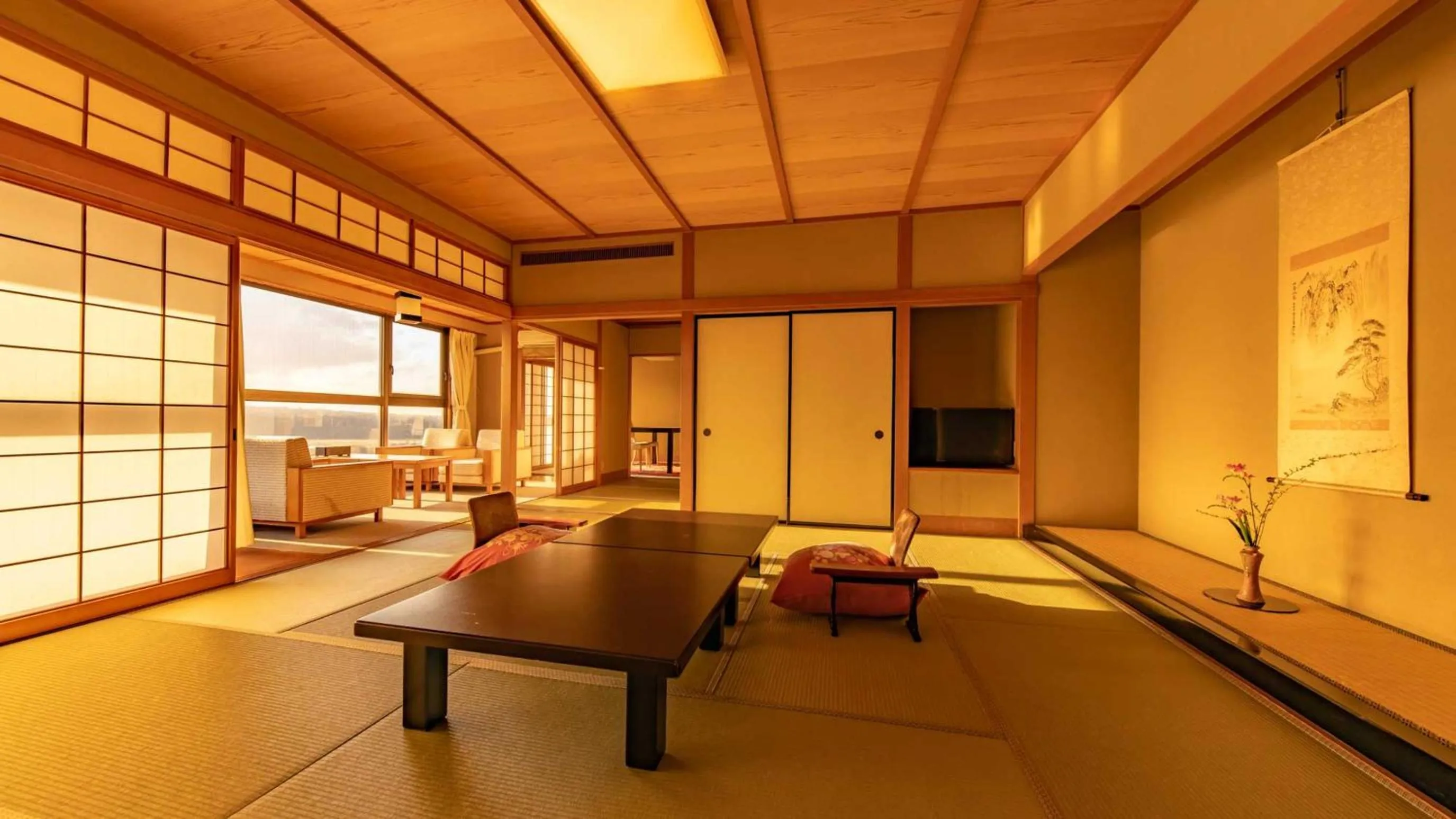 Large Japanese Style Room with Dining Area - Non-Smoking in Fujiya