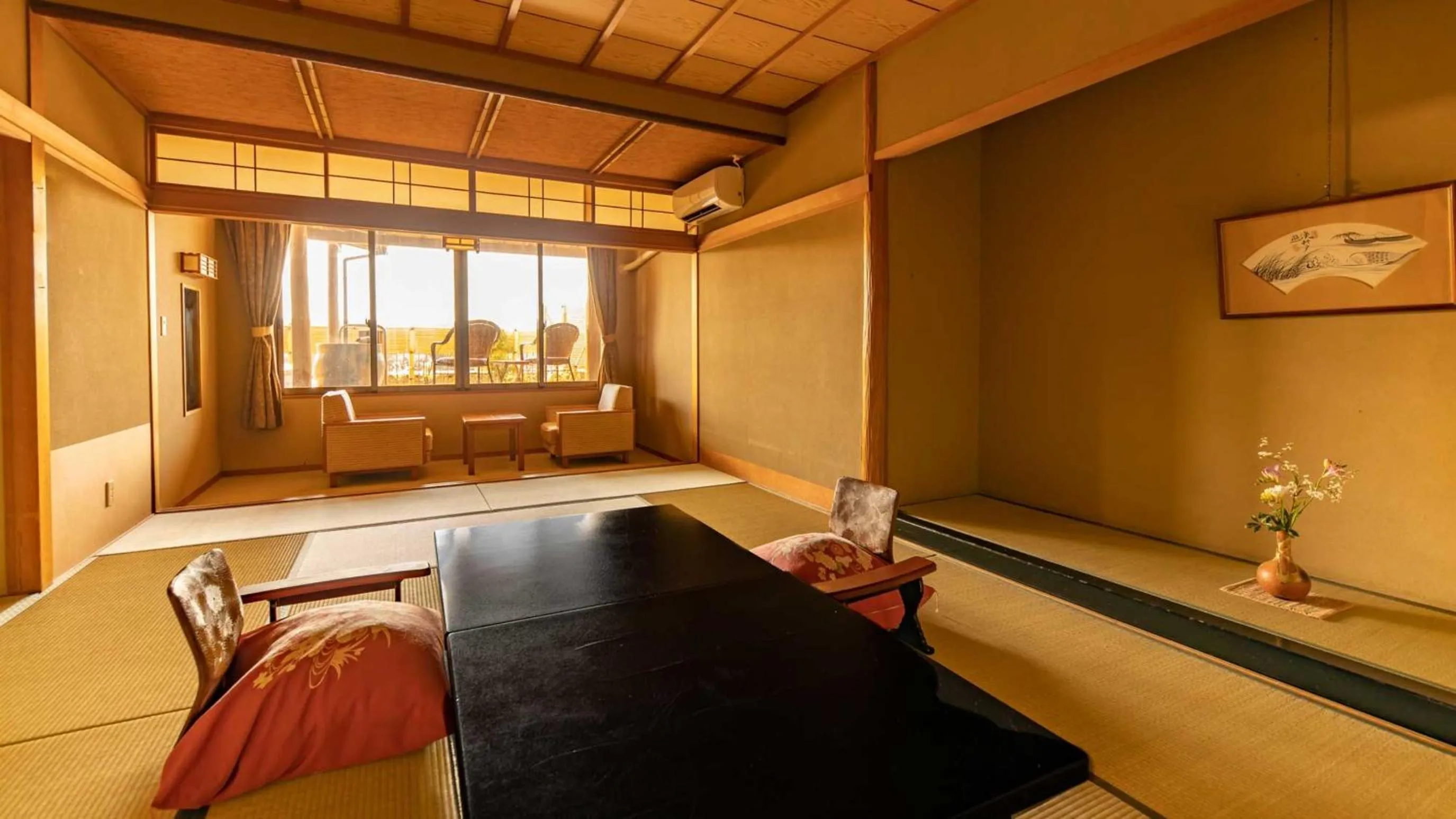 Japanese-Style Family Room with 2 Open Air Baths and Terrace in Fujiya