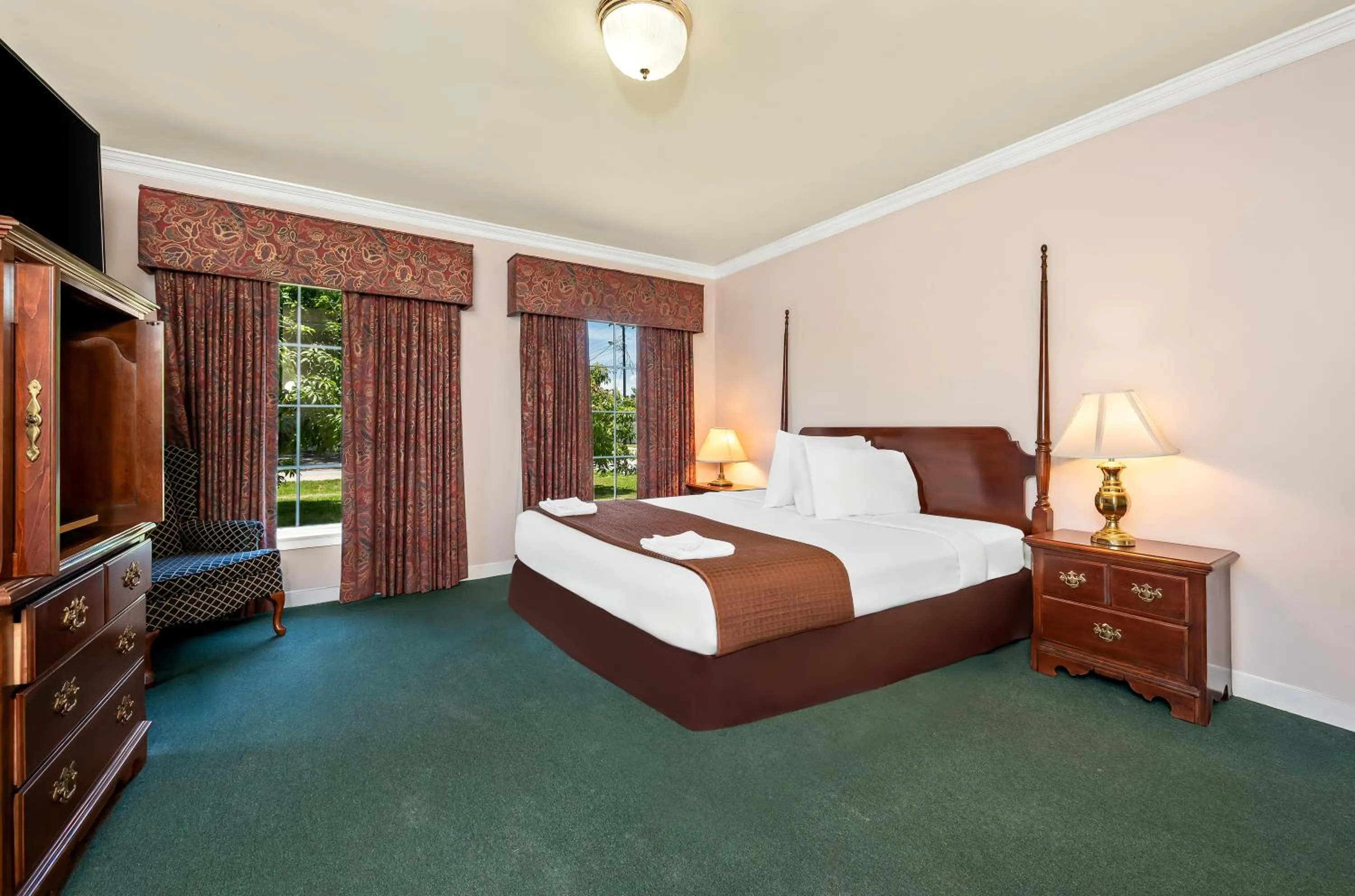 1 Queen Suite Non Smoking in Americas Best Value Inn Historic Clewiston Inn