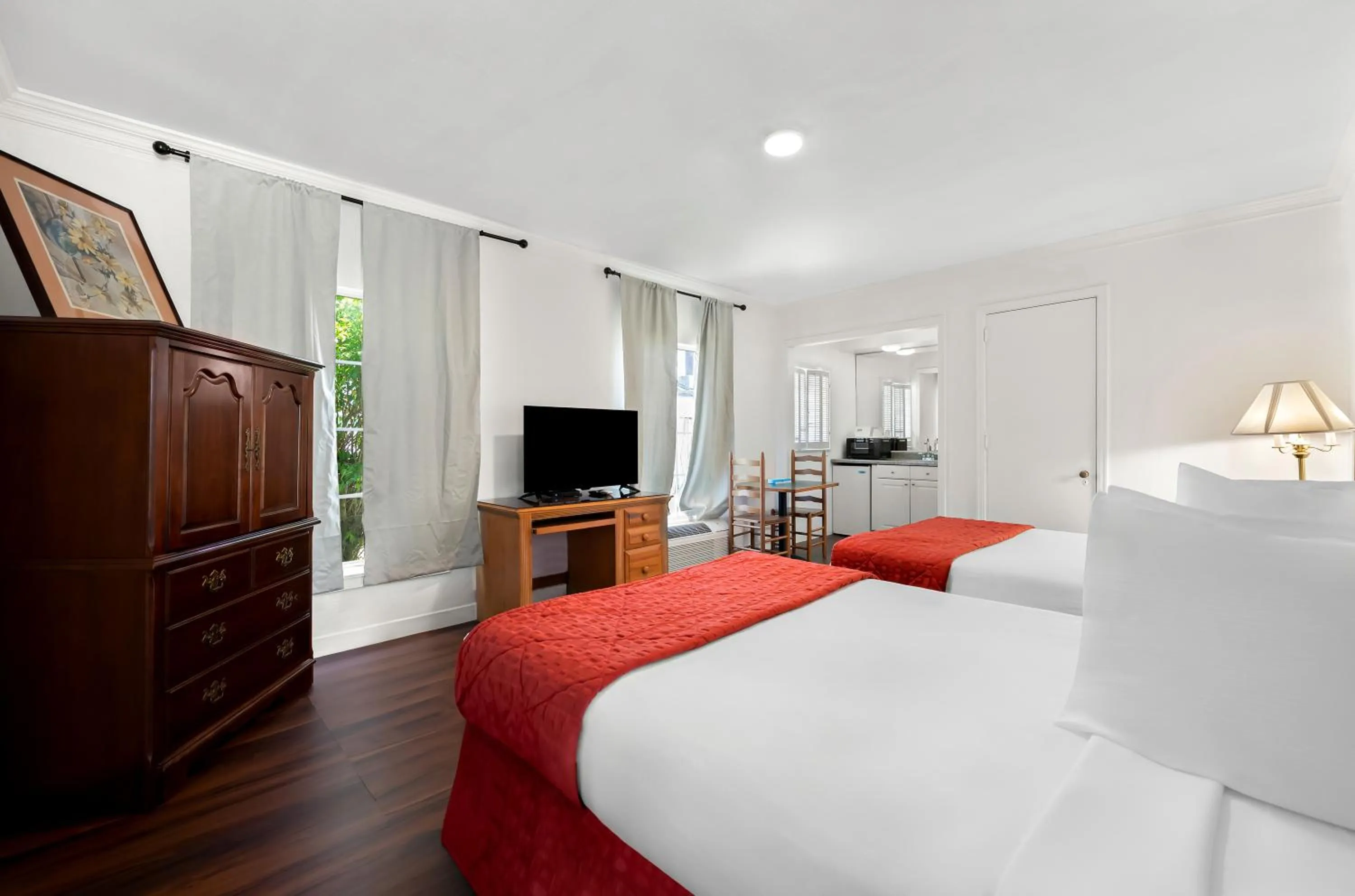 2 Double Beds Accessible Kitchenette Non Smoking in Americas Best Value Inn Historic Clewiston Inn