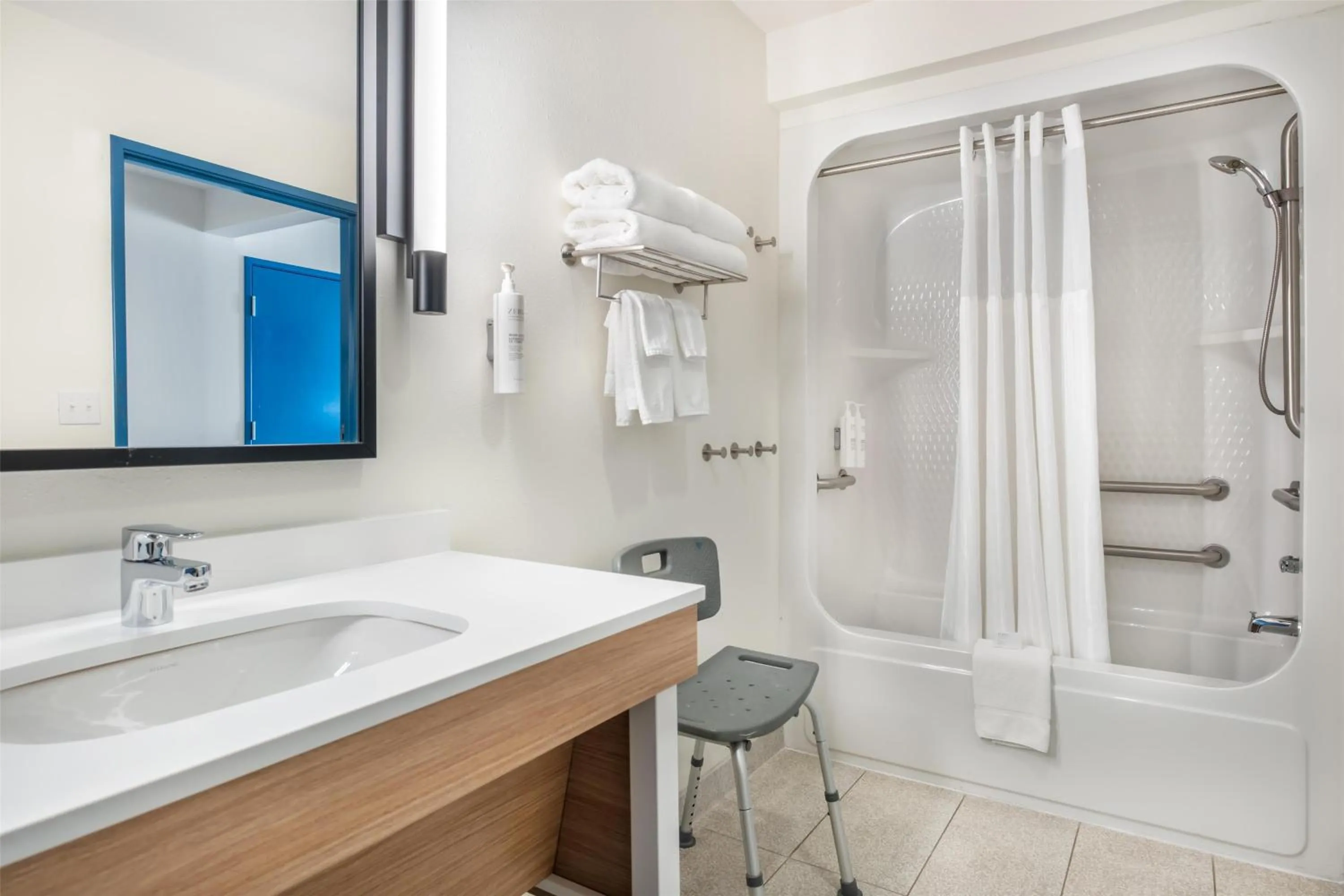 Queen Room with Two Queen Beds and Tub - Mobility Accessible in Spark by Hilton Shepherdsville Louisville South