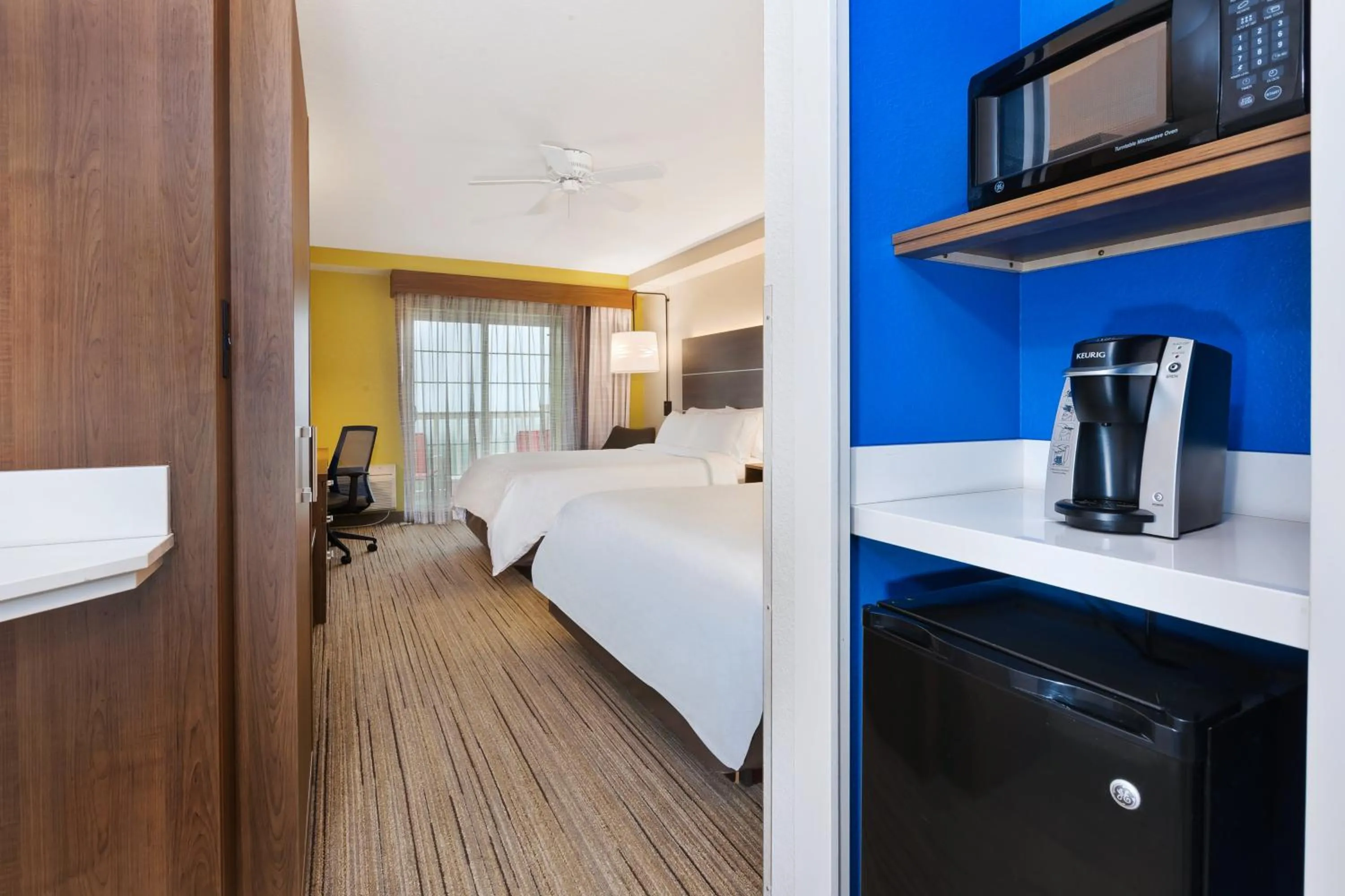 Standard Room with Two Queen Beds in Holiday Inn Express Hotel & Suites Petoskey by IHG